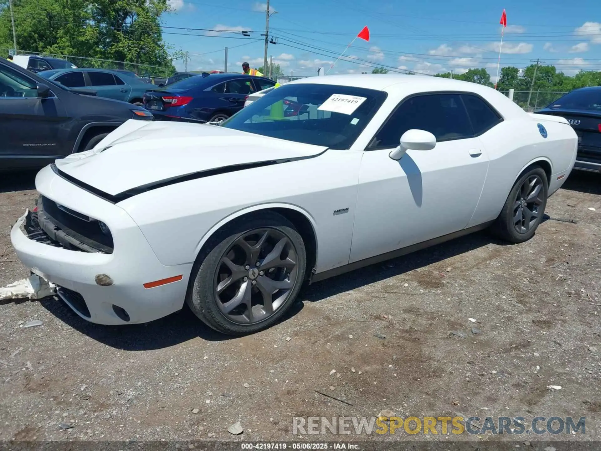 2 Photograph of a damaged car 2C3CDZBT1KH583498 DODGE CHALLENGER 2019