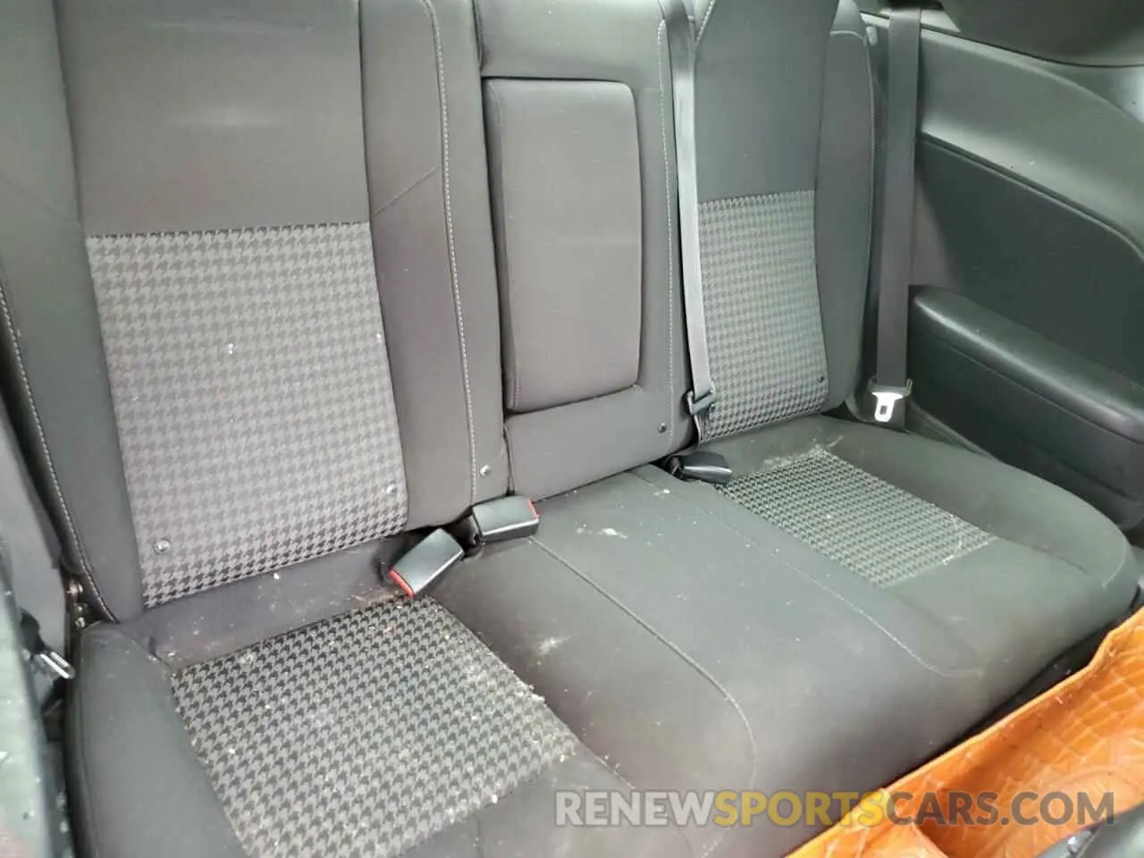 11 Photograph of a damaged car 2C3CDZBT2KH550896 DODGE CHALLENGER 2019