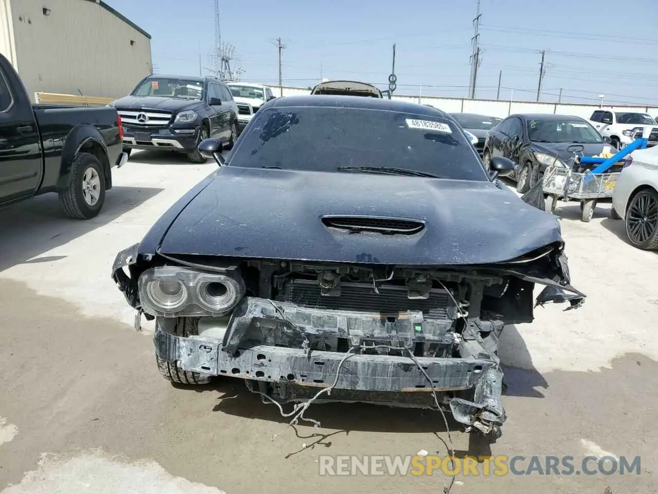 5 Photograph of a damaged car 2C3CDZBT2KH583266 DODGE CHALLENGER 2019