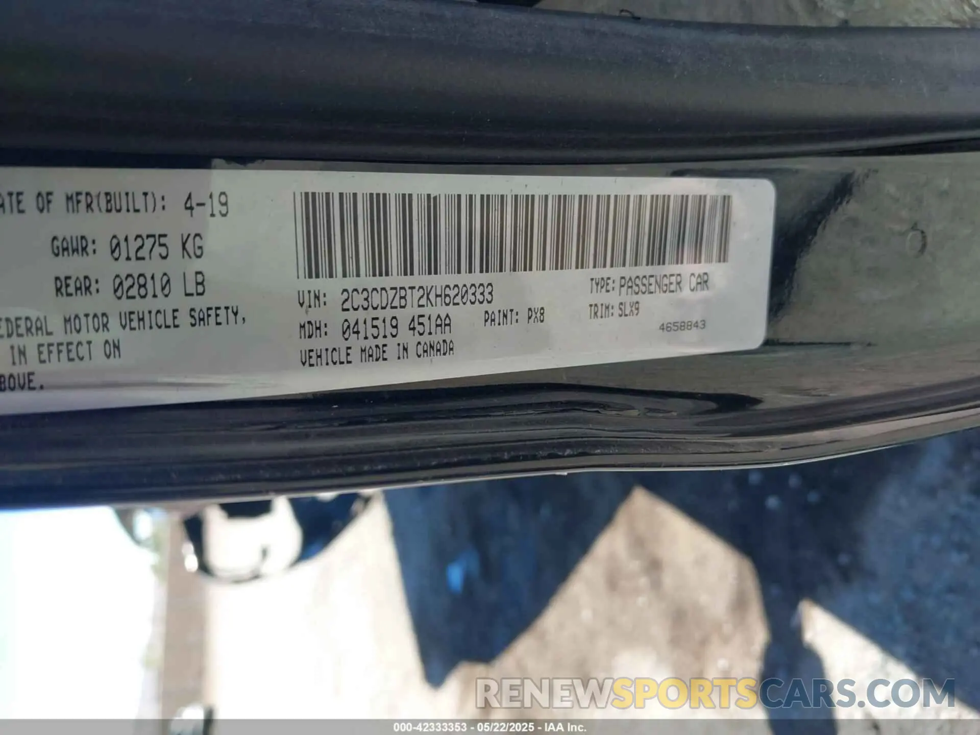 9 Photograph of a damaged car 2C3CDZBT2KH620333 DODGE CHALLENGER 2019