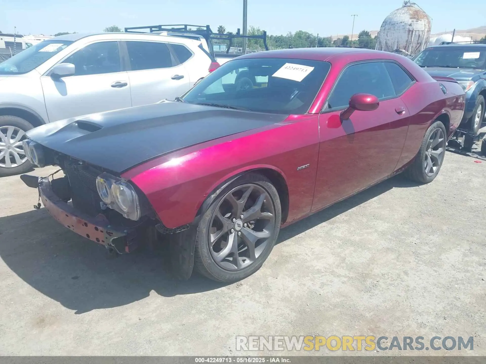 2 Photograph of a damaged car 2C3CDZBT2KH751102 DODGE CHALLENGER 2019