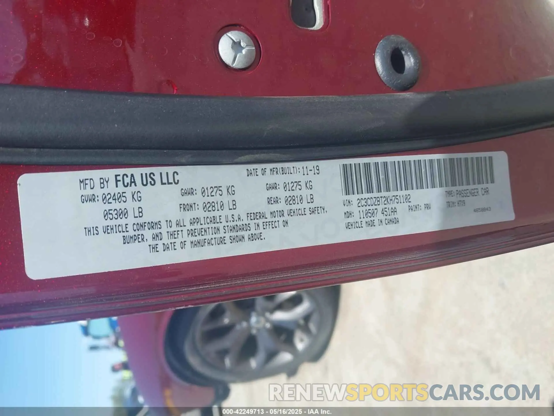 9 Photograph of a damaged car 2C3CDZBT2KH751102 DODGE CHALLENGER 2019