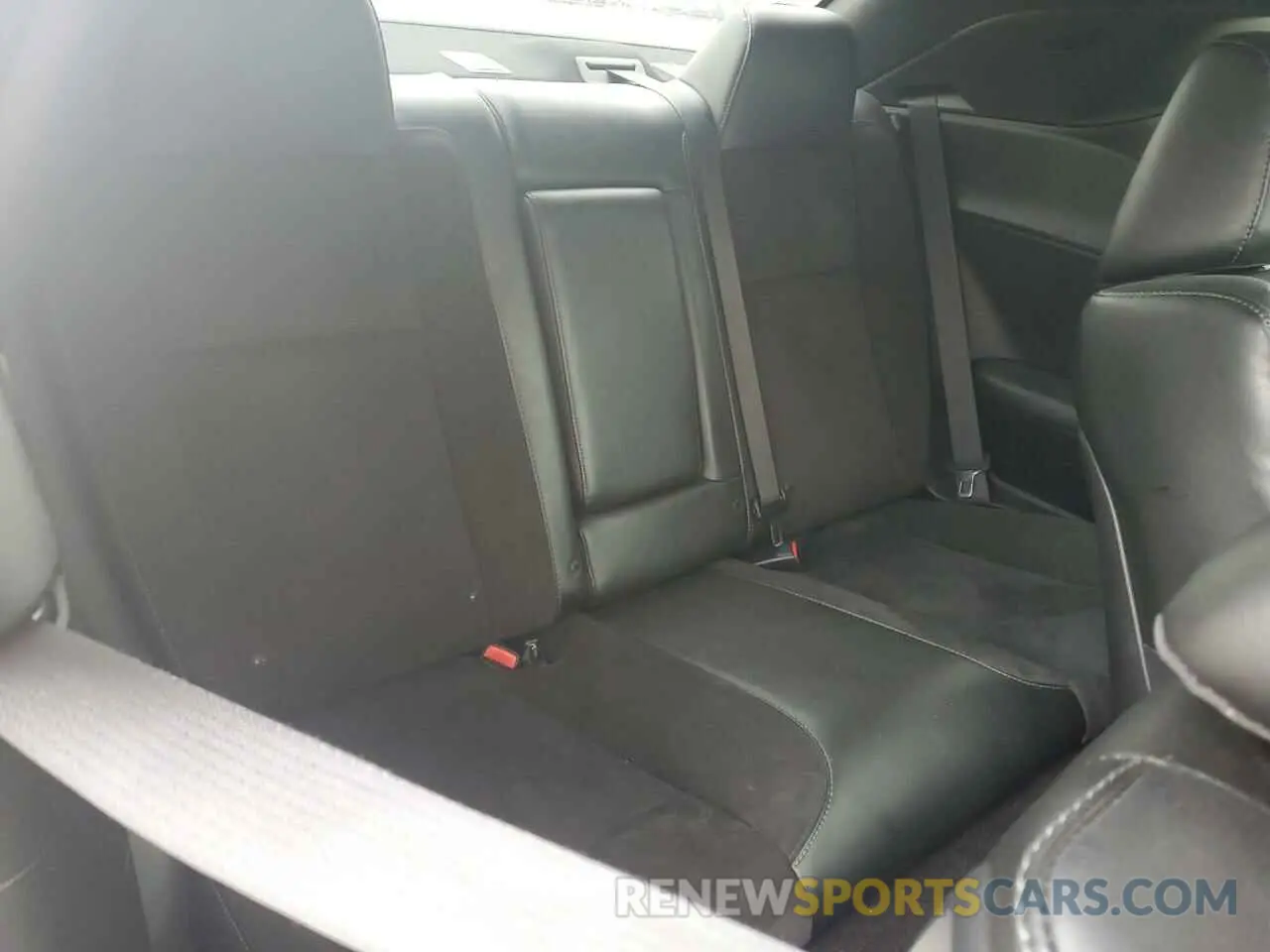 10 Photograph of a damaged car 2C3CDZBT3KH521858 DODGE CHALLENGER 2019
