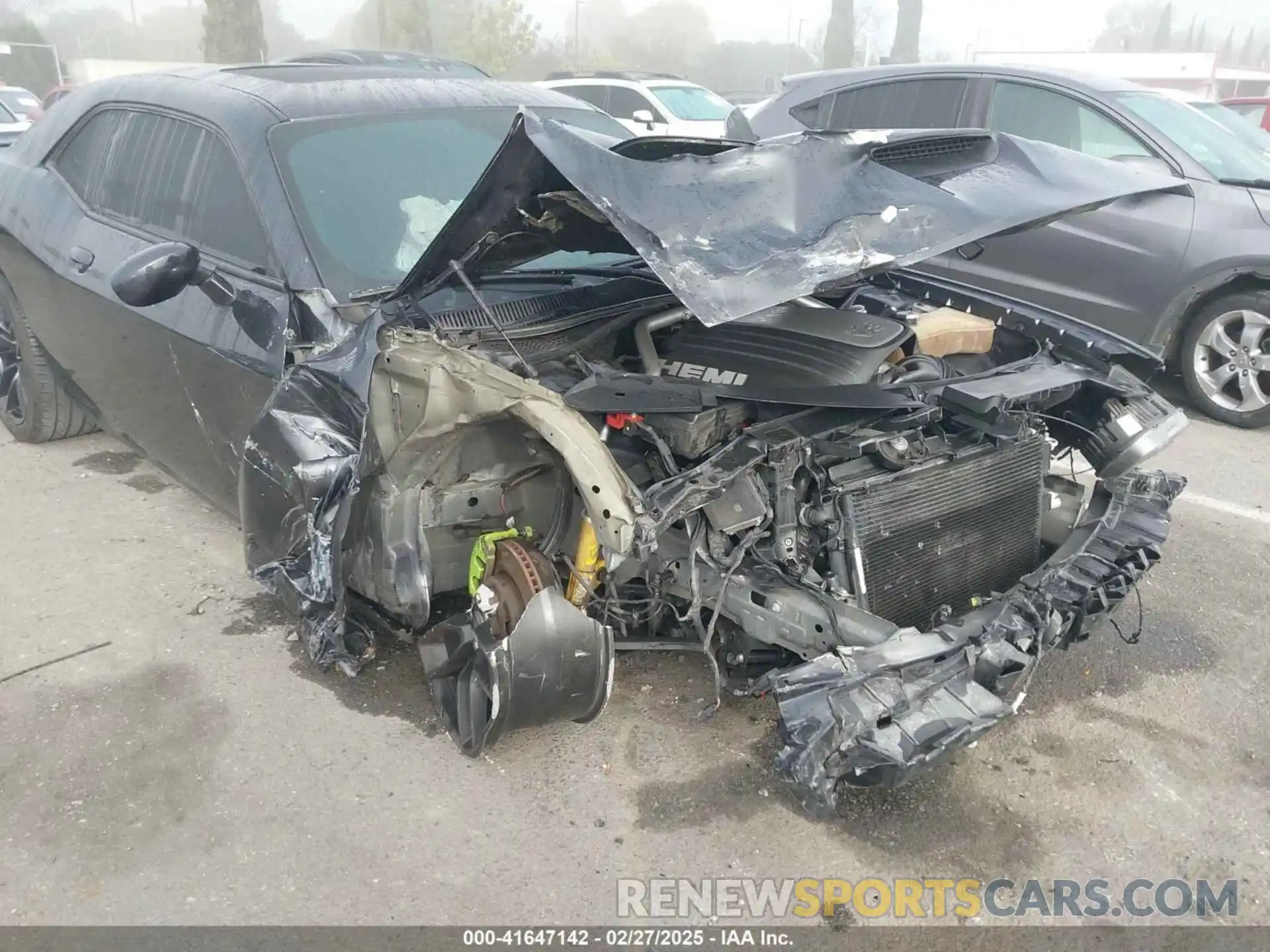 6 Photograph of a damaged car 2C3CDZBT3KH660405 DODGE CHALLENGER 2019