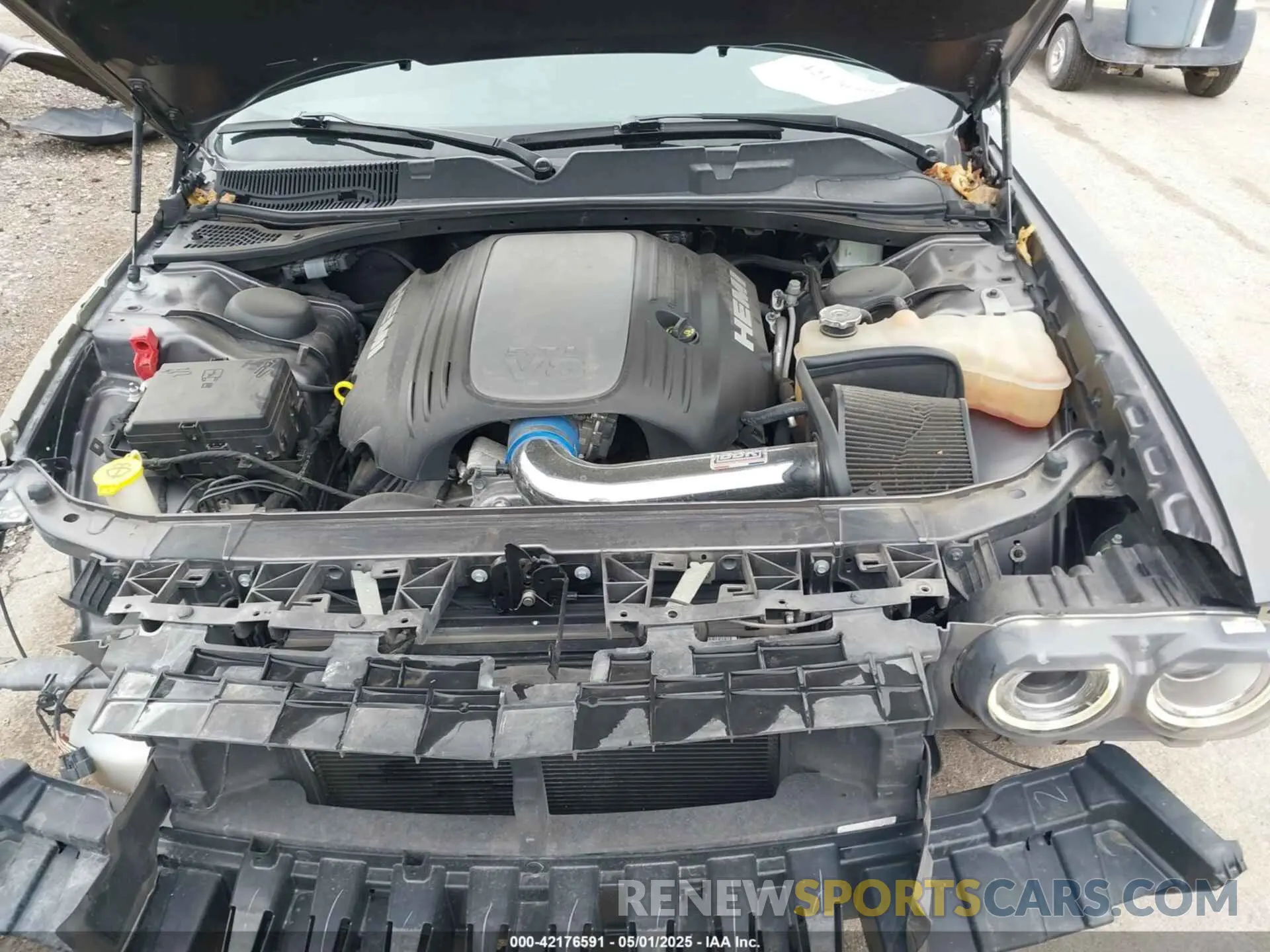 10 Photograph of a damaged car 2C3CDZBT4KH593670 DODGE CHALLENGER 2019