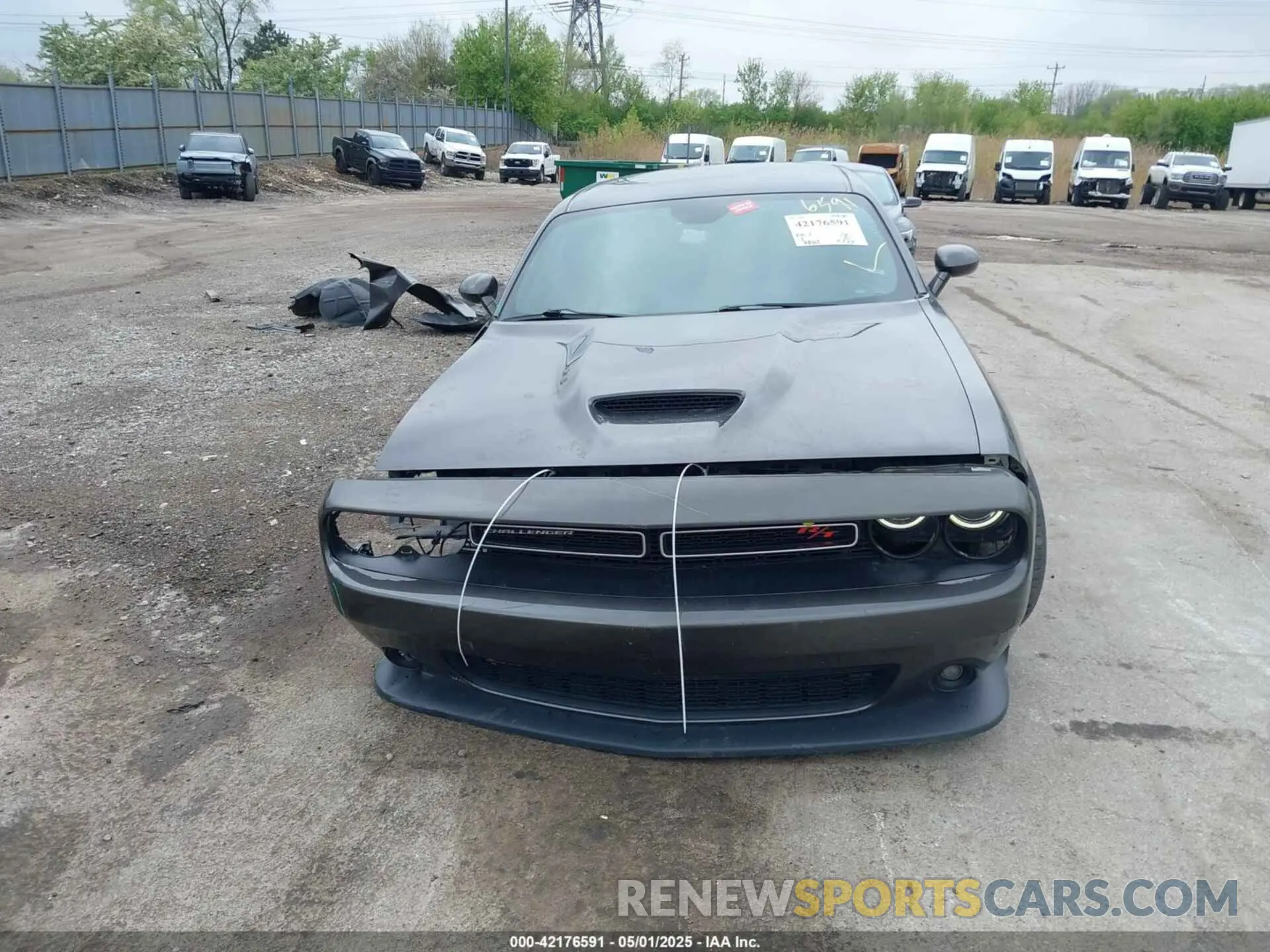 12 Photograph of a damaged car 2C3CDZBT4KH593670 DODGE CHALLENGER 2019