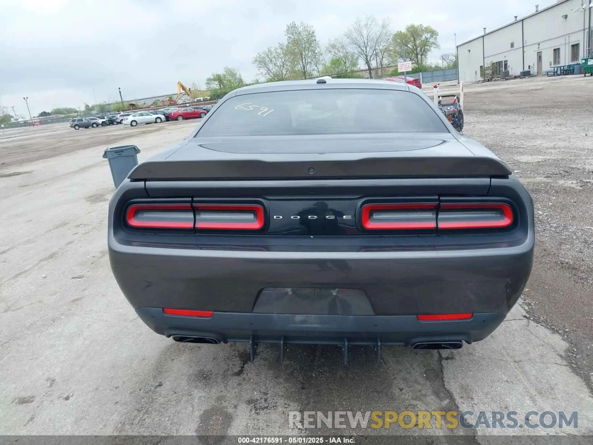 16 Photograph of a damaged car 2C3CDZBT4KH593670 DODGE CHALLENGER 2019