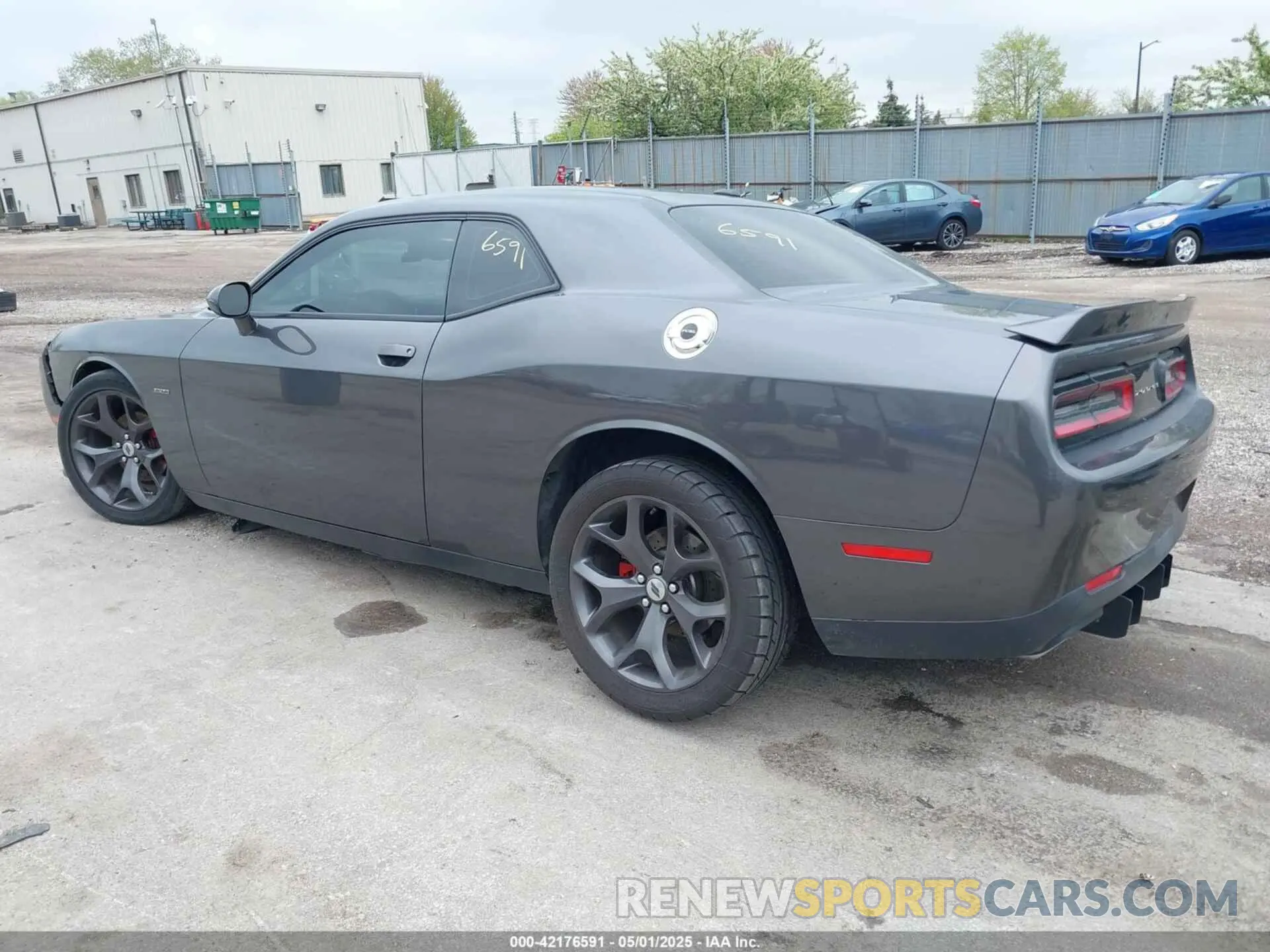 3 Photograph of a damaged car 2C3CDZBT4KH593670 DODGE CHALLENGER 2019