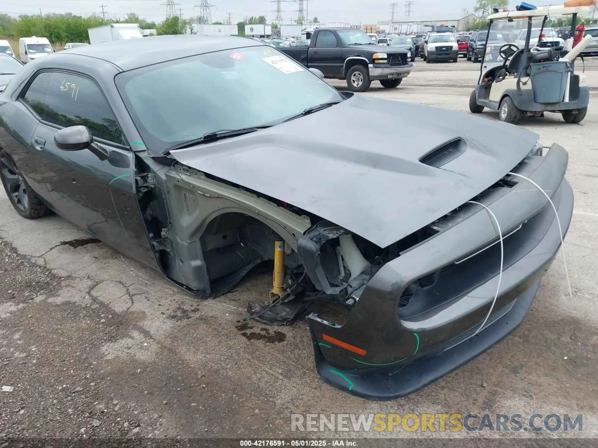 6 Photograph of a damaged car 2C3CDZBT4KH593670 DODGE CHALLENGER 2019