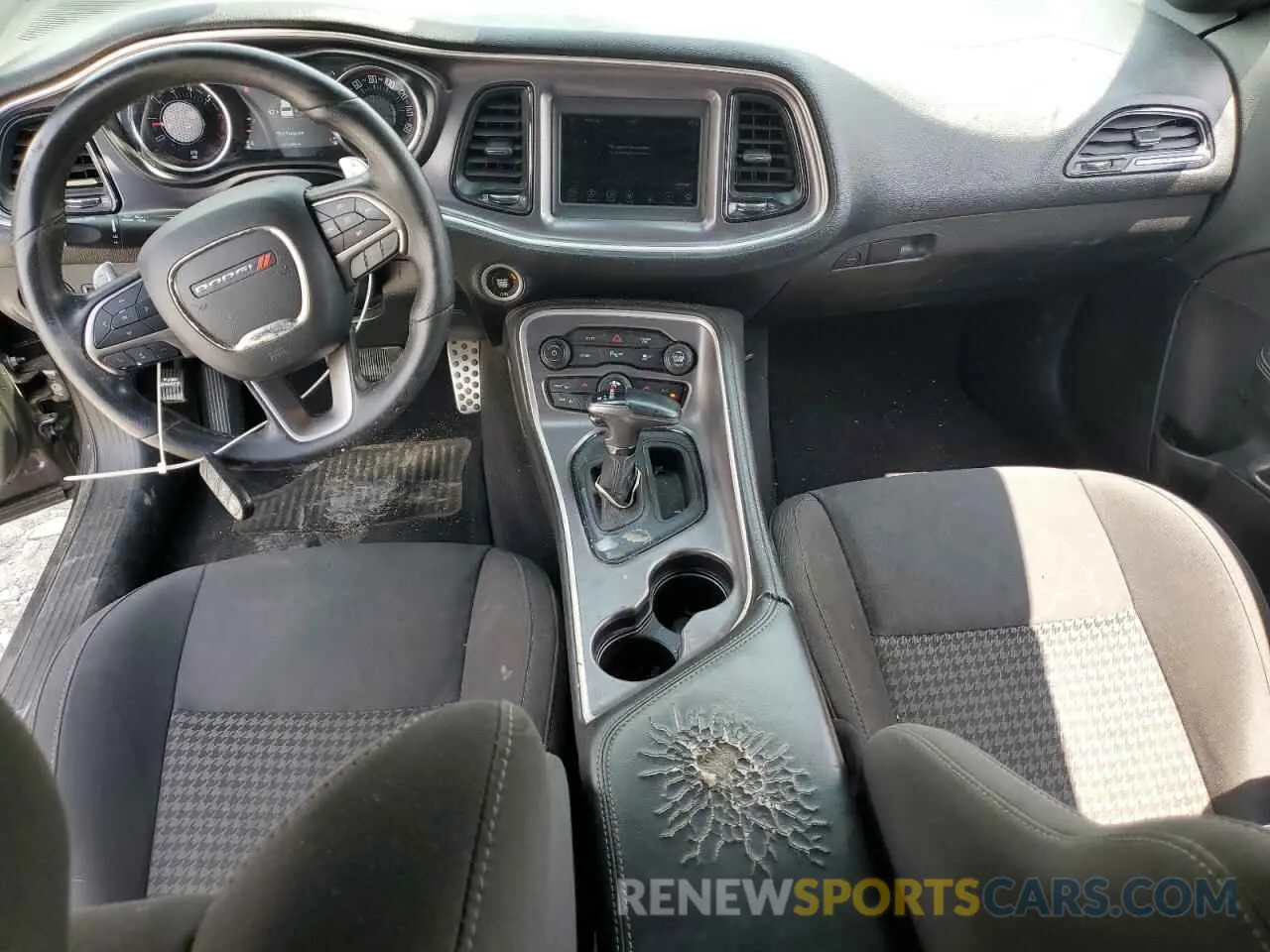 8 Photograph of a damaged car 2C3CDZBT4KH606420 DODGE CHALLENGER 2019