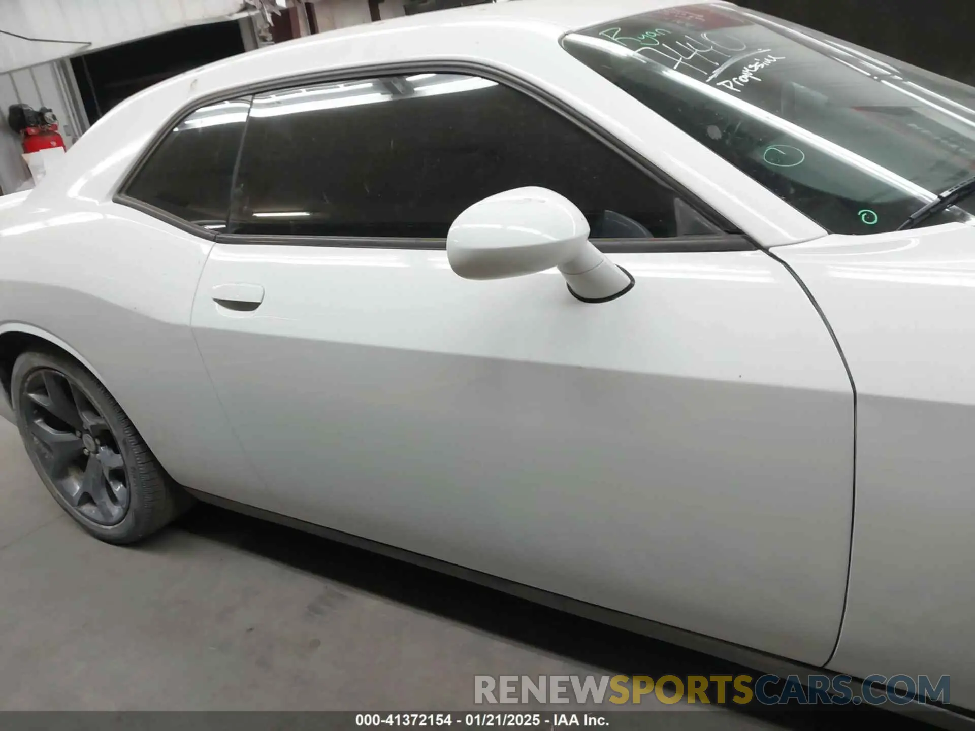 13 Photograph of a damaged car 2C3CDZBT5KH573606 DODGE CHALLENGER 2019