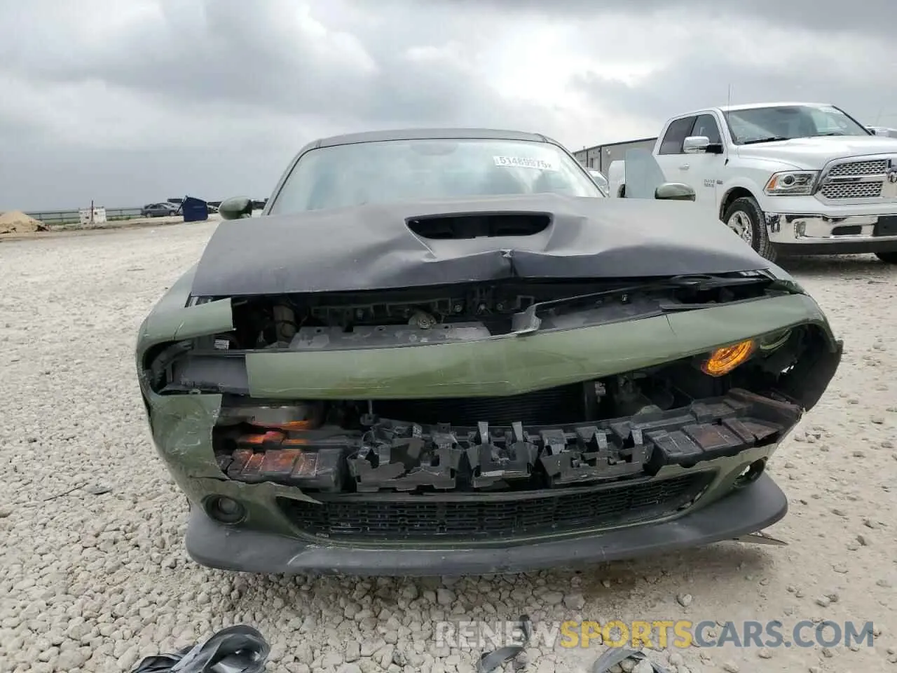 5 Photograph of a damaged car 2C3CDZBT5KH602540 DODGE CHALLENGER 2019