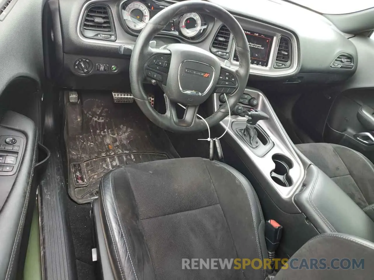 8 Photograph of a damaged car 2C3CDZBT5KH602540 DODGE CHALLENGER 2019
