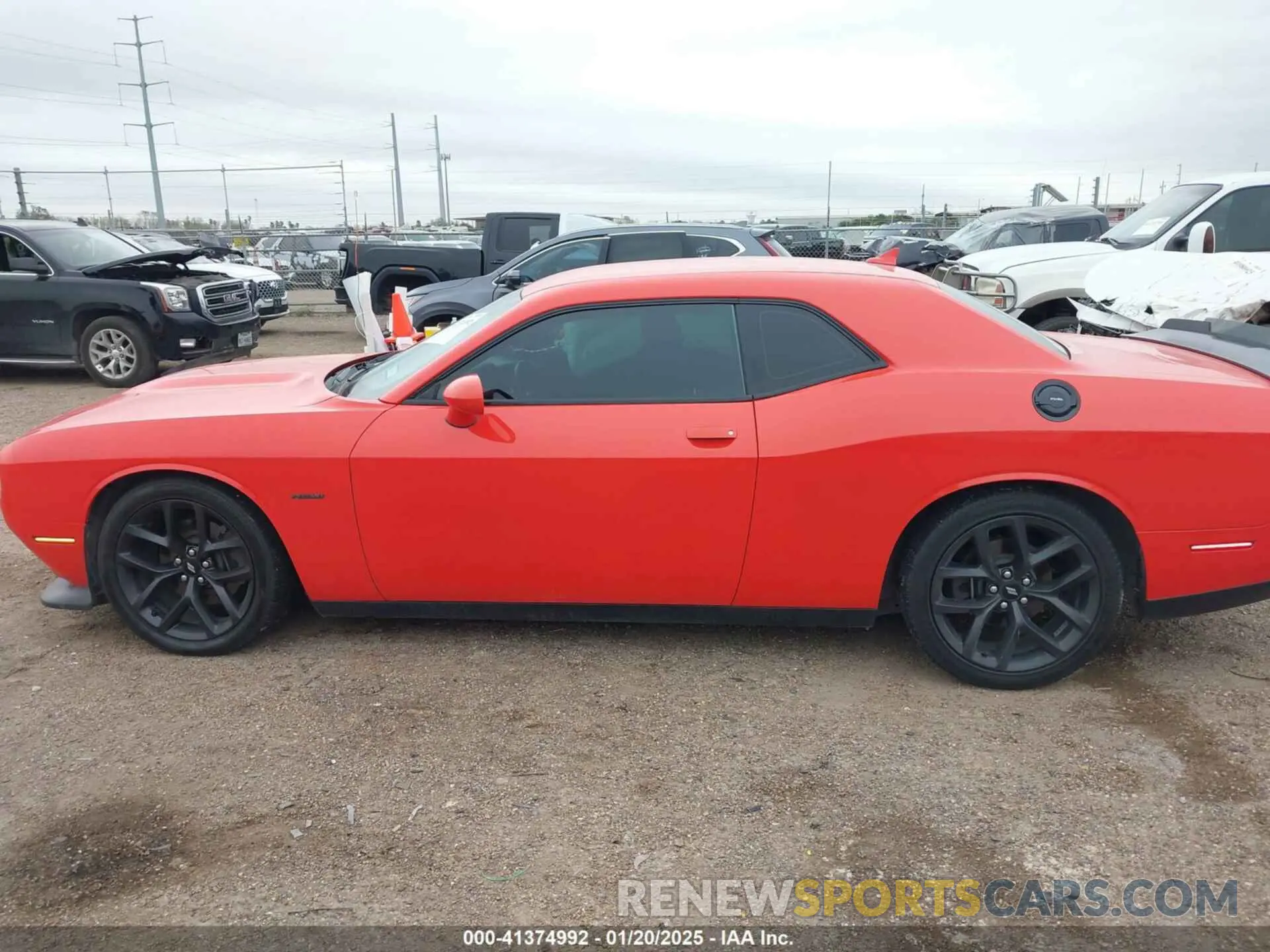 14 Photograph of a damaged car 2C3CDZBT5KH624151 DODGE CHALLENGER 2019