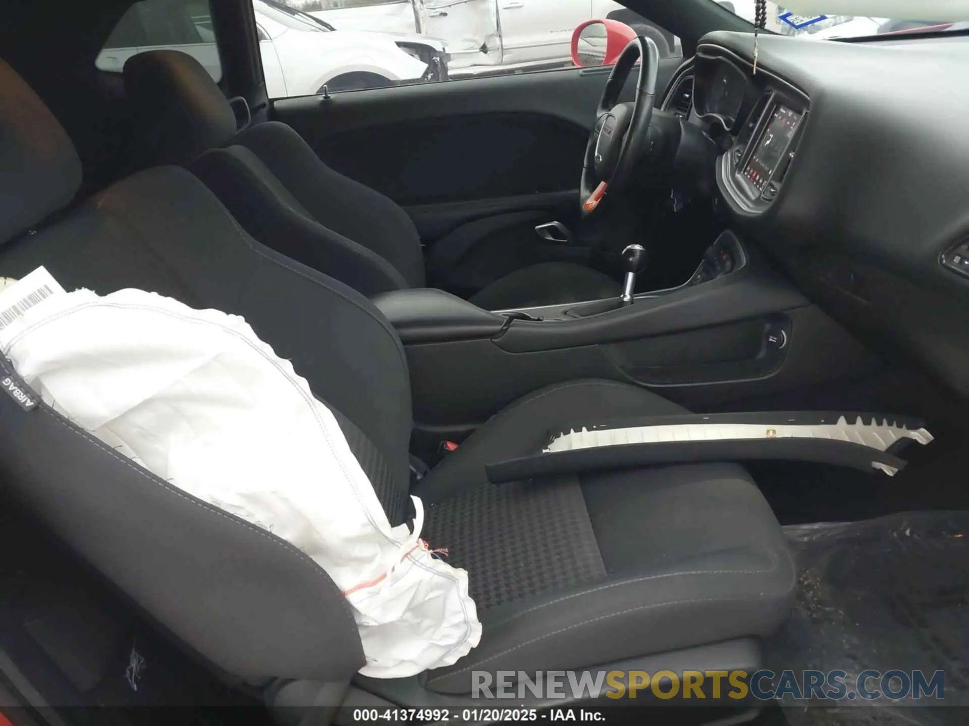 5 Photograph of a damaged car 2C3CDZBT5KH624151 DODGE CHALLENGER 2019