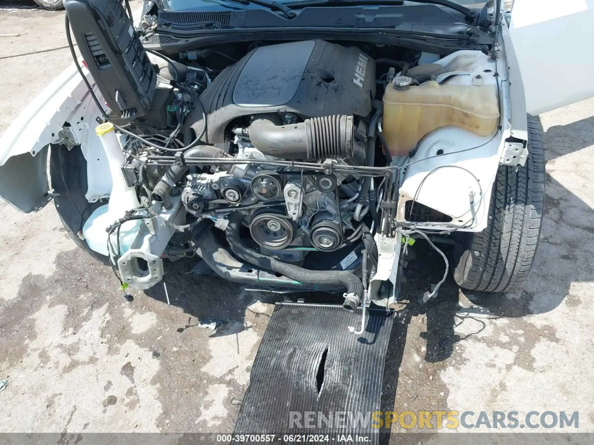10 Photograph of a damaged car 2C3CDZBT5KH642195 DODGE CHALLENGER 2019