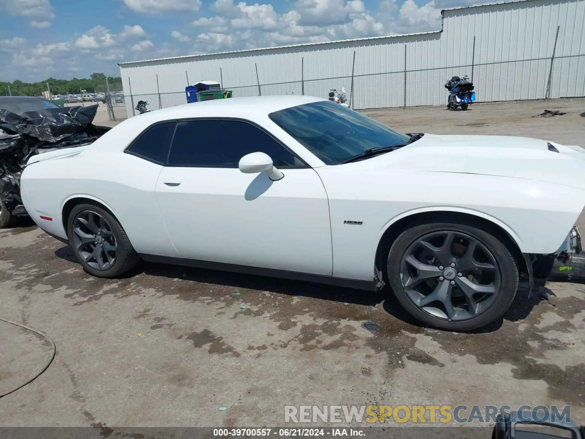 14 Photograph of a damaged car 2C3CDZBT5KH642195 DODGE CHALLENGER 2019