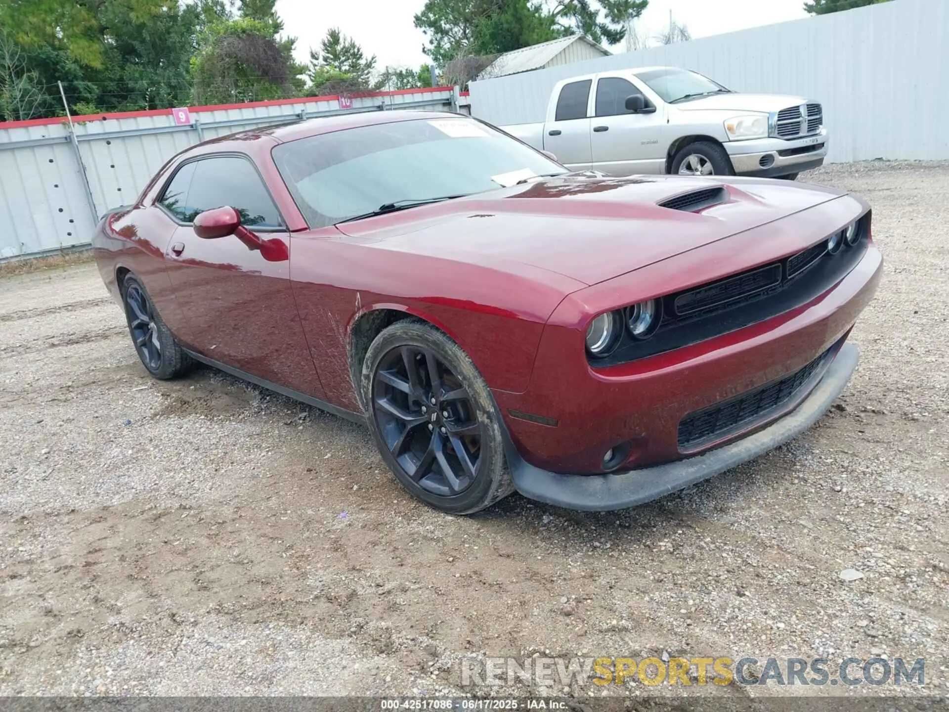 1 Photograph of a damaged car 2C3CDZBT5KH724184 DODGE CHALLENGER 2019