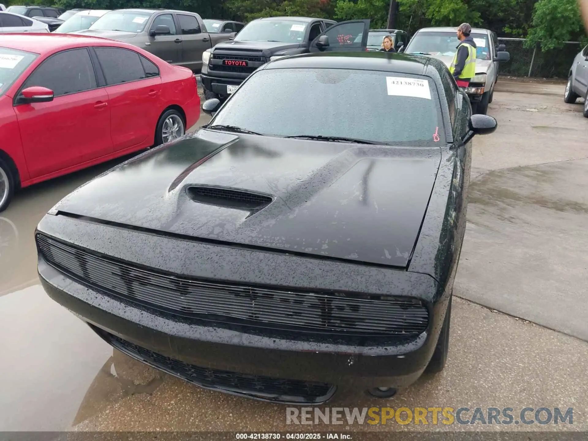 6 Photograph of a damaged car 2C3CDZBT6KH504293 DODGE CHALLENGER 2019