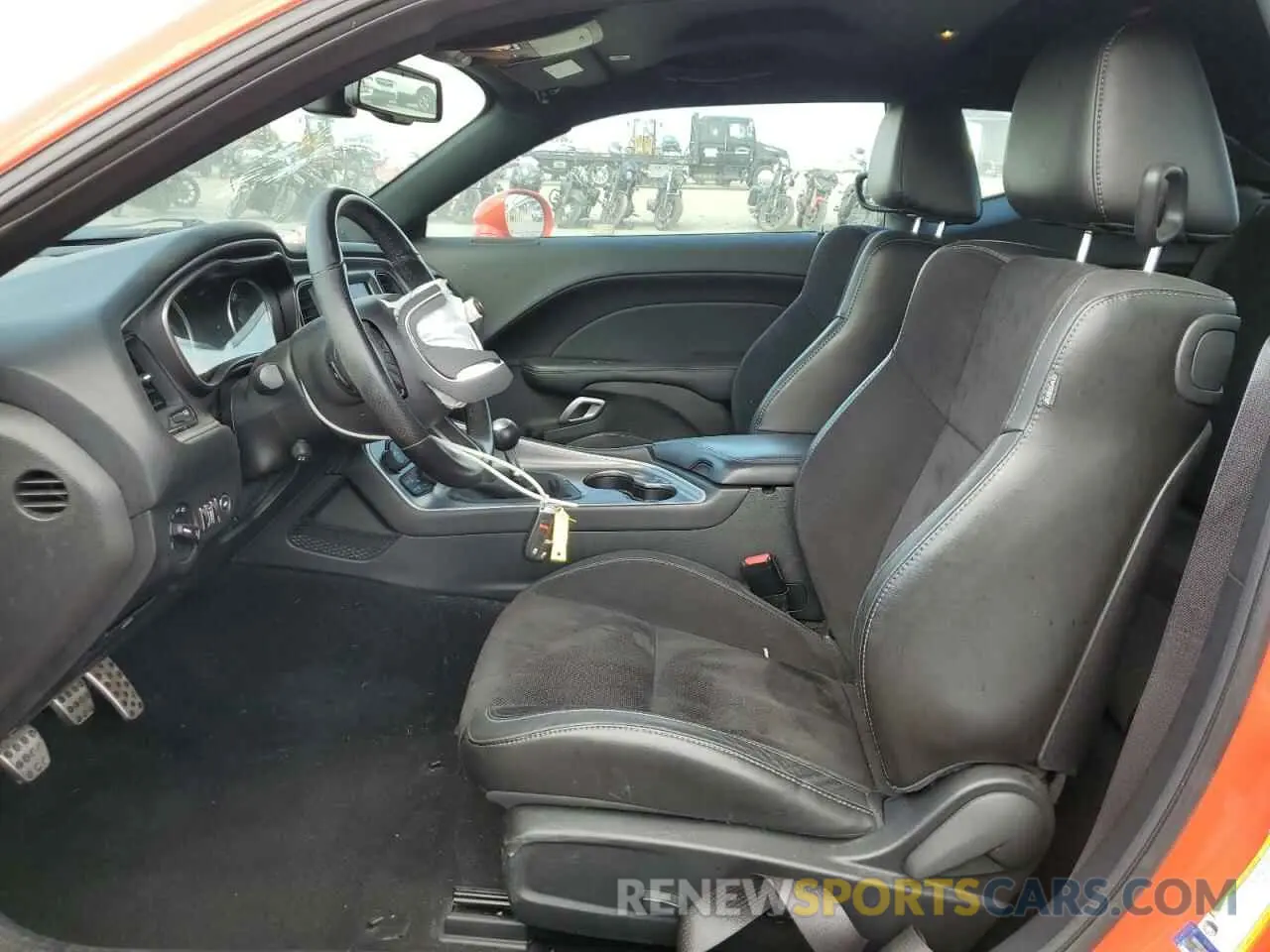 7 Photograph of a damaged car 2C3CDZBT6KH640746 DODGE CHALLENGER 2019