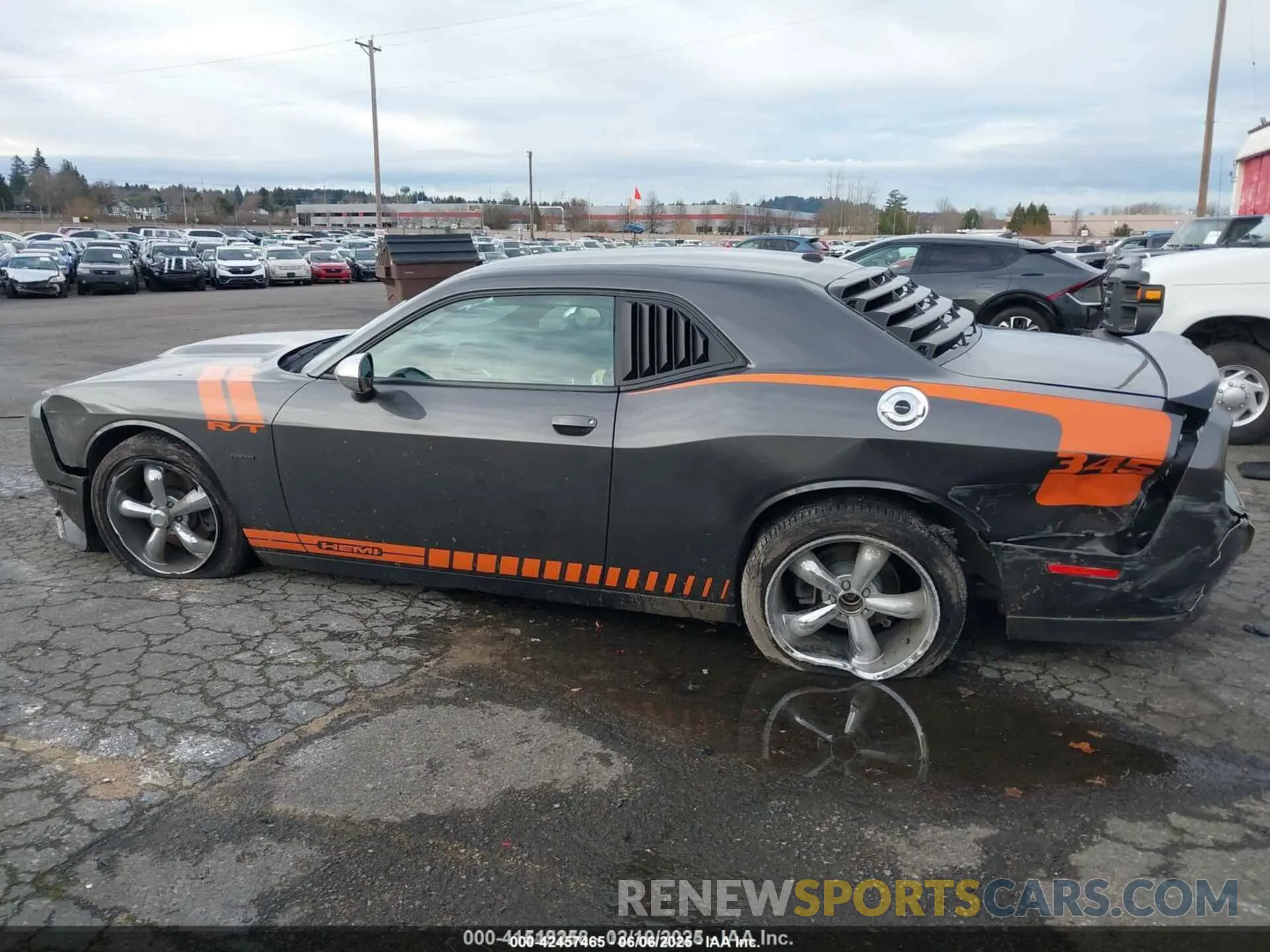 6 Photograph of a damaged car 2C3CDZBT6KH652184 DODGE CHALLENGER 2019