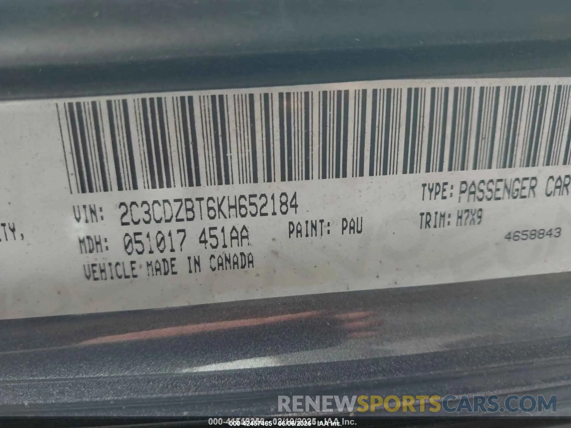 9 Photograph of a damaged car 2C3CDZBT6KH652184 DODGE CHALLENGER 2019