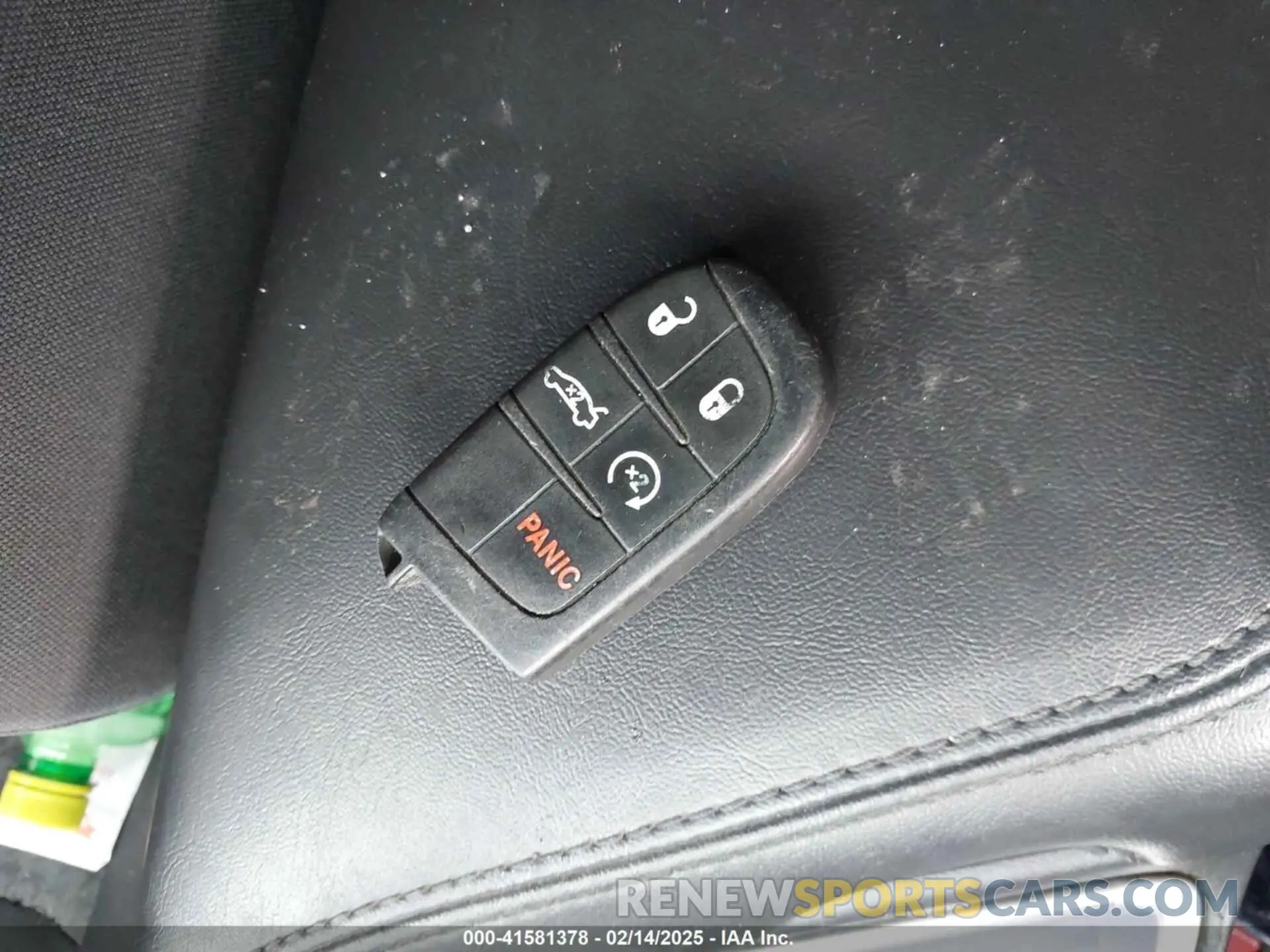 11 Photograph of a damaged car 2C3CDZBT6KH660527 DODGE CHALLENGER 2019