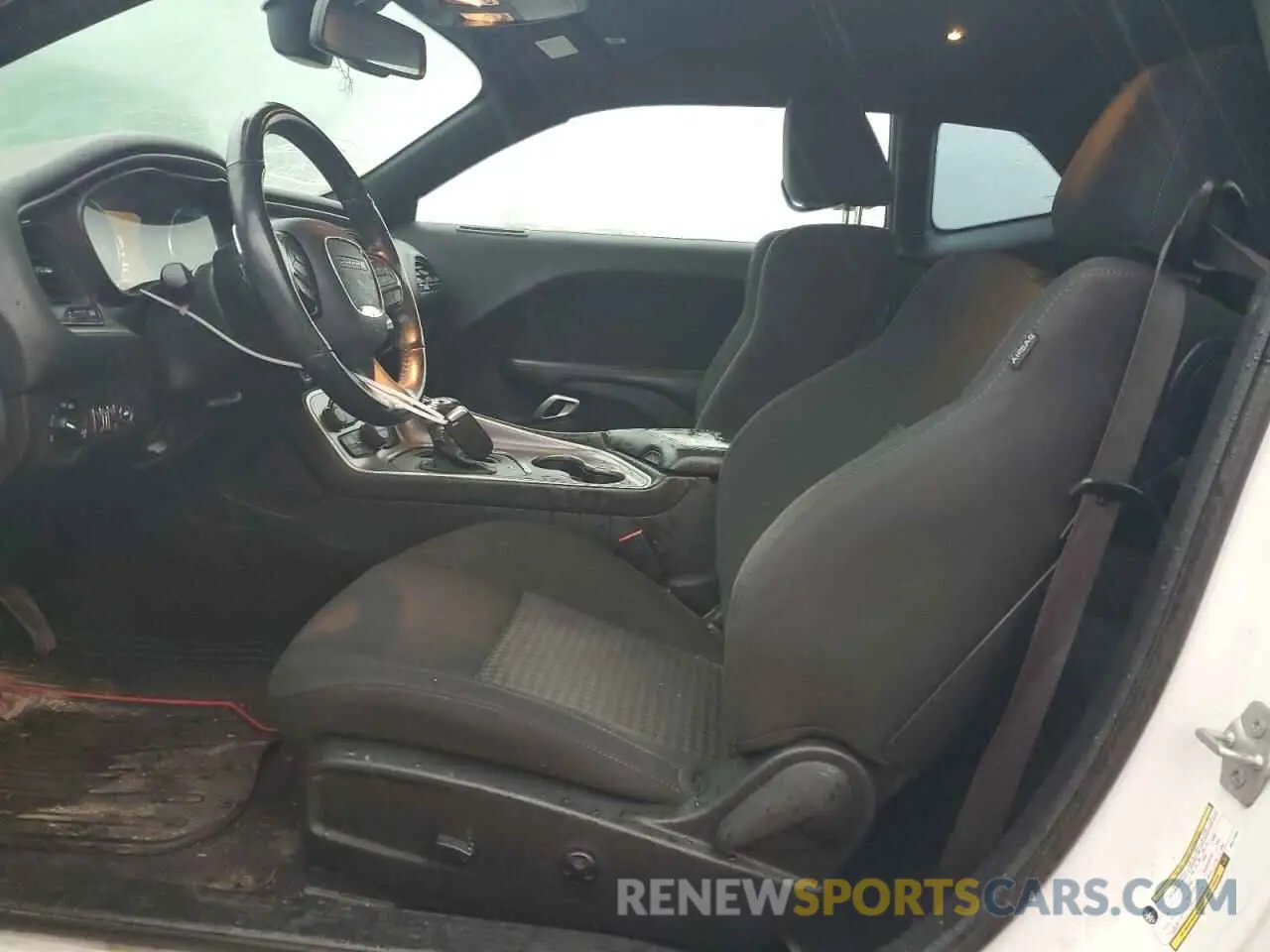 7 Photograph of a damaged car 2C3CDZBT7KH511933 DODGE CHALLENGER 2019