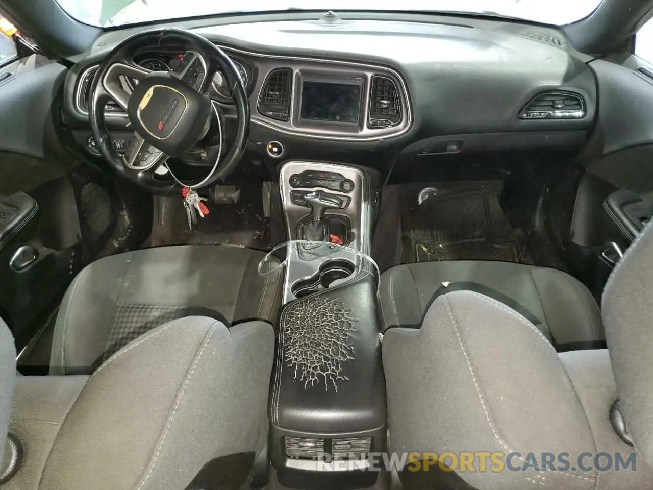 8 Photograph of a damaged car 2C3CDZBT7KH531342 DODGE CHALLENGER 2019