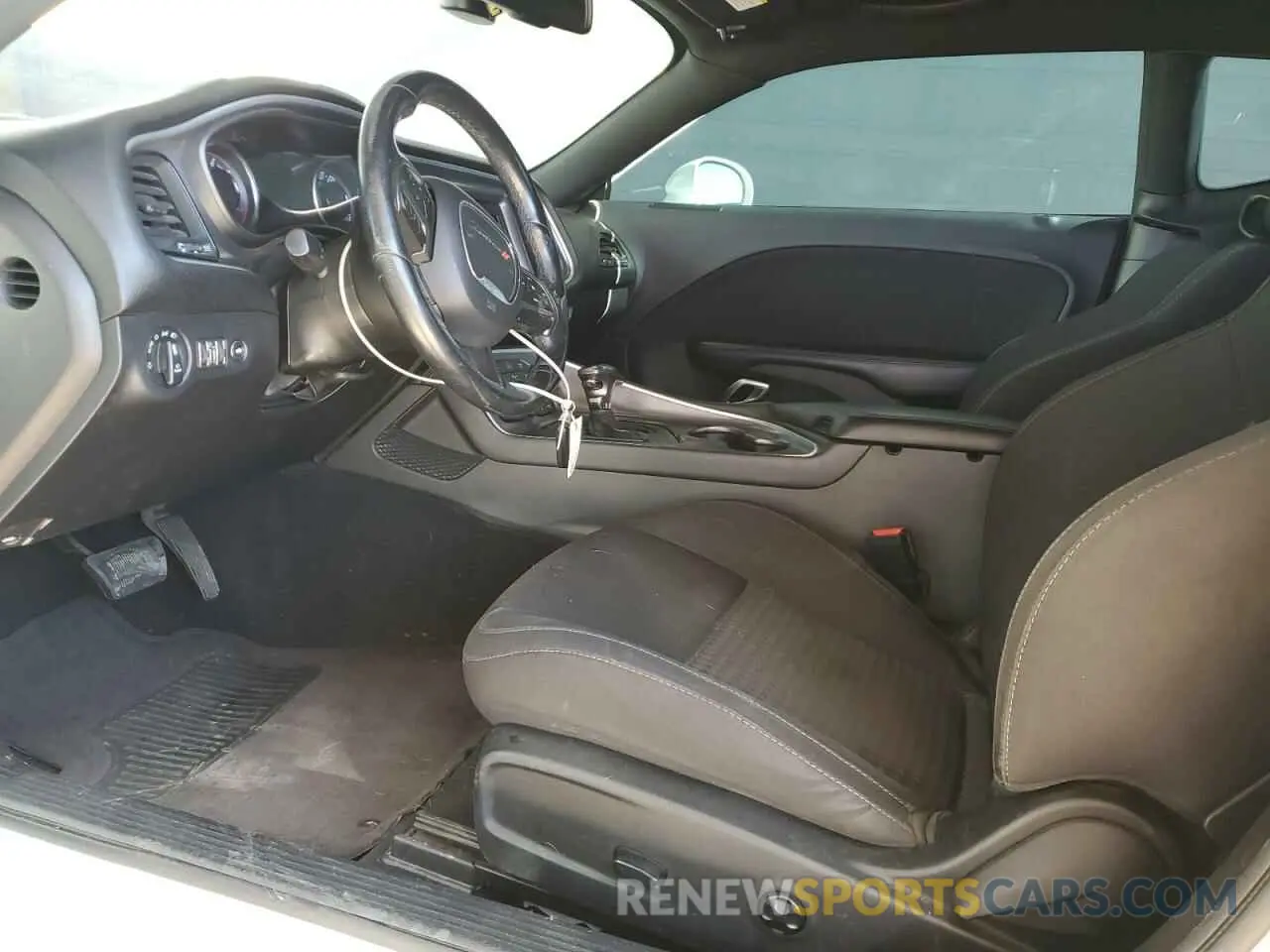7 Photograph of a damaged car 2C3CDZBT7KH583537 DODGE CHALLENGER 2019