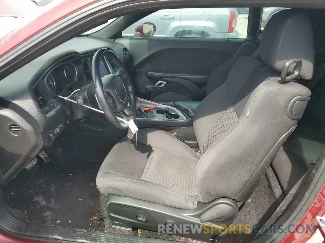7 Photograph of a damaged car 2C3CDZBT8KH539076 DODGE CHALLENGER 2019