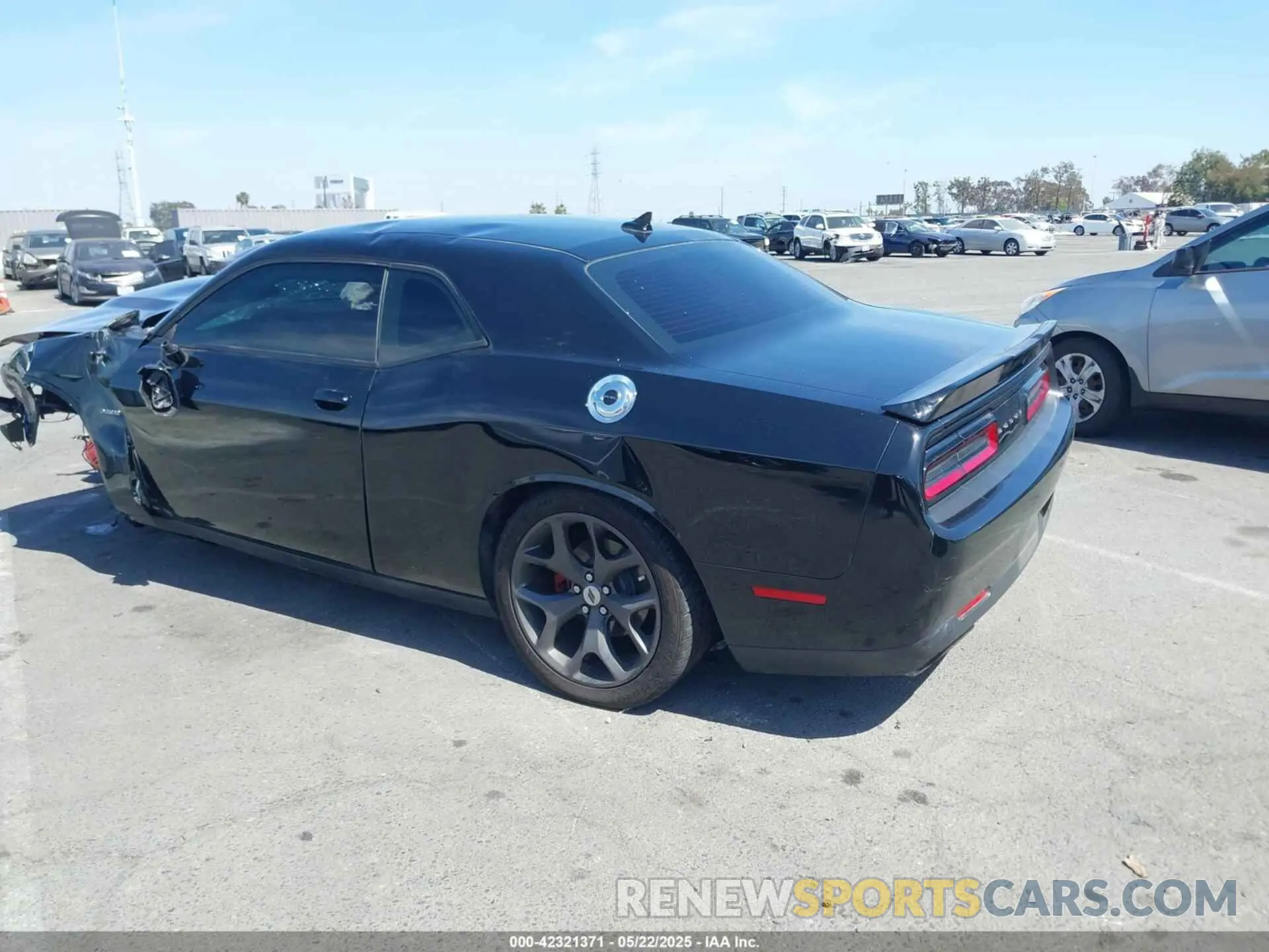 3 Photograph of a damaged car 2C3CDZBT8KH574054 DODGE CHALLENGER 2019