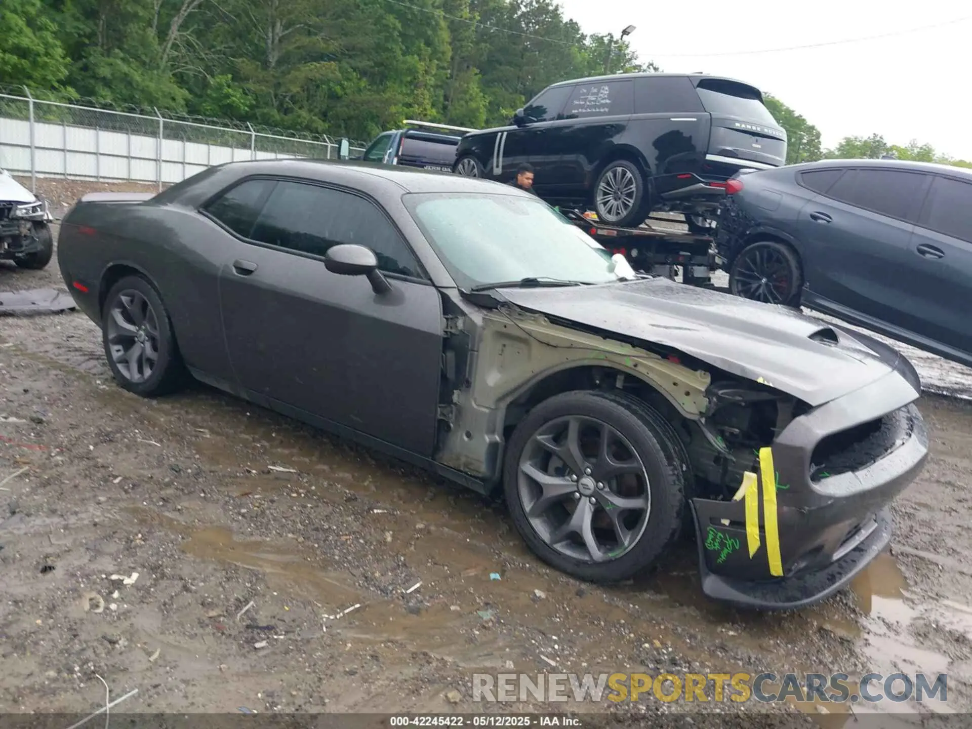 1 Photograph of a damaged car 2C3CDZBT8KH631806 DODGE CHALLENGER 2019