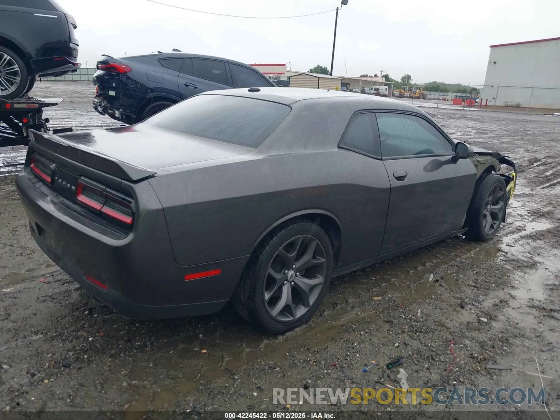 4 Photograph of a damaged car 2C3CDZBT8KH631806 DODGE CHALLENGER 2019