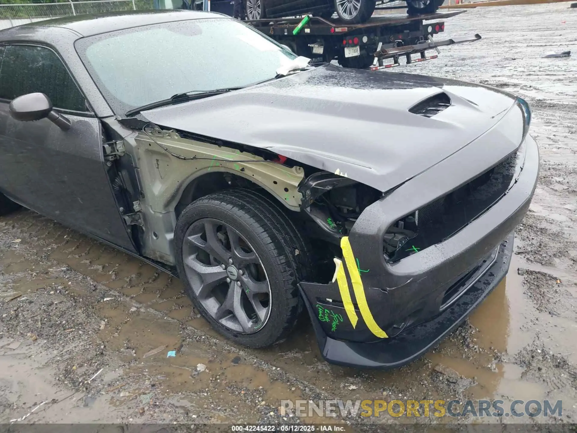 6 Photograph of a damaged car 2C3CDZBT8KH631806 DODGE CHALLENGER 2019