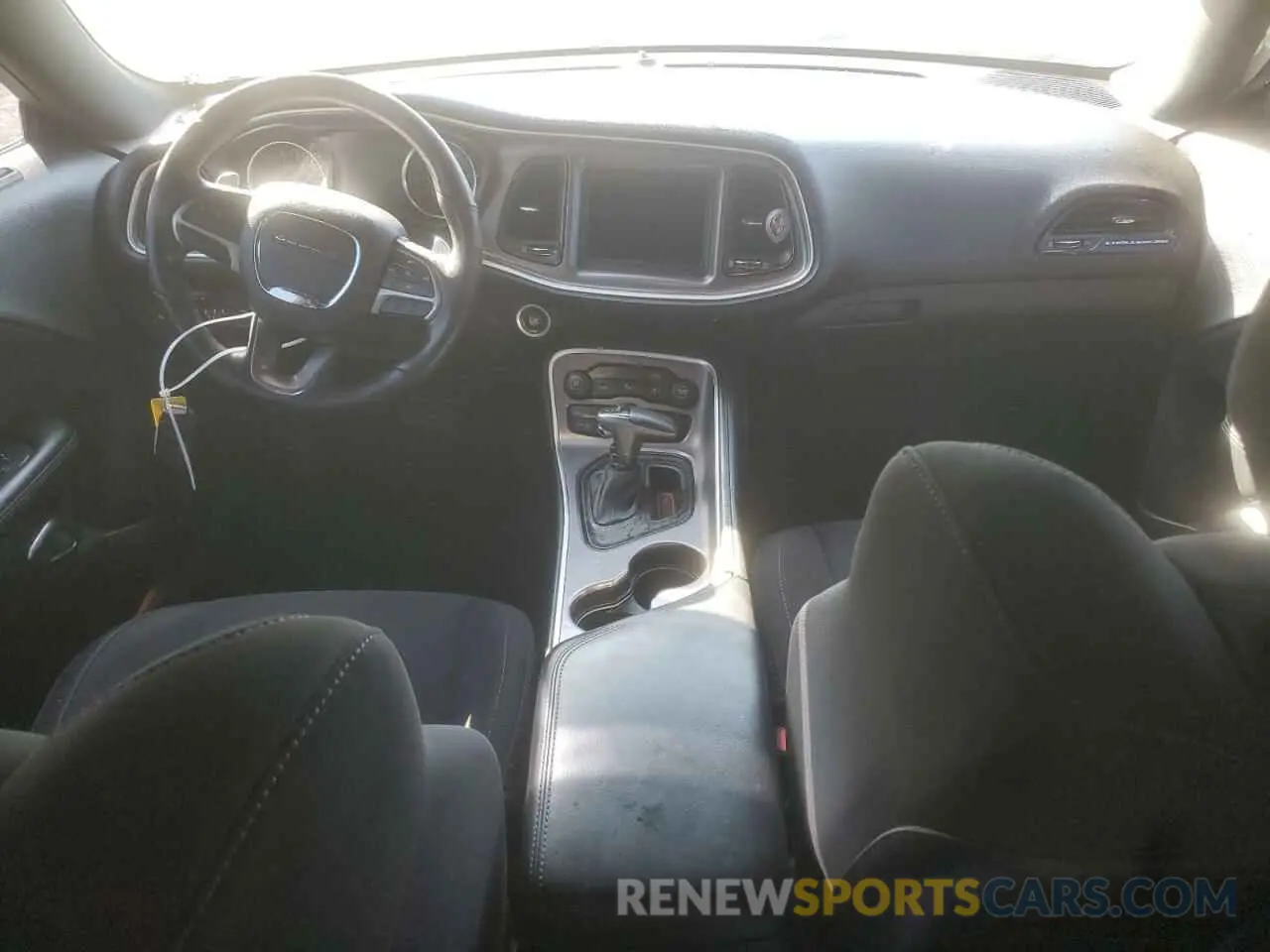 8 Photograph of a damaged car 2C3CDZBT8KH641638 DODGE CHALLENGER 2019