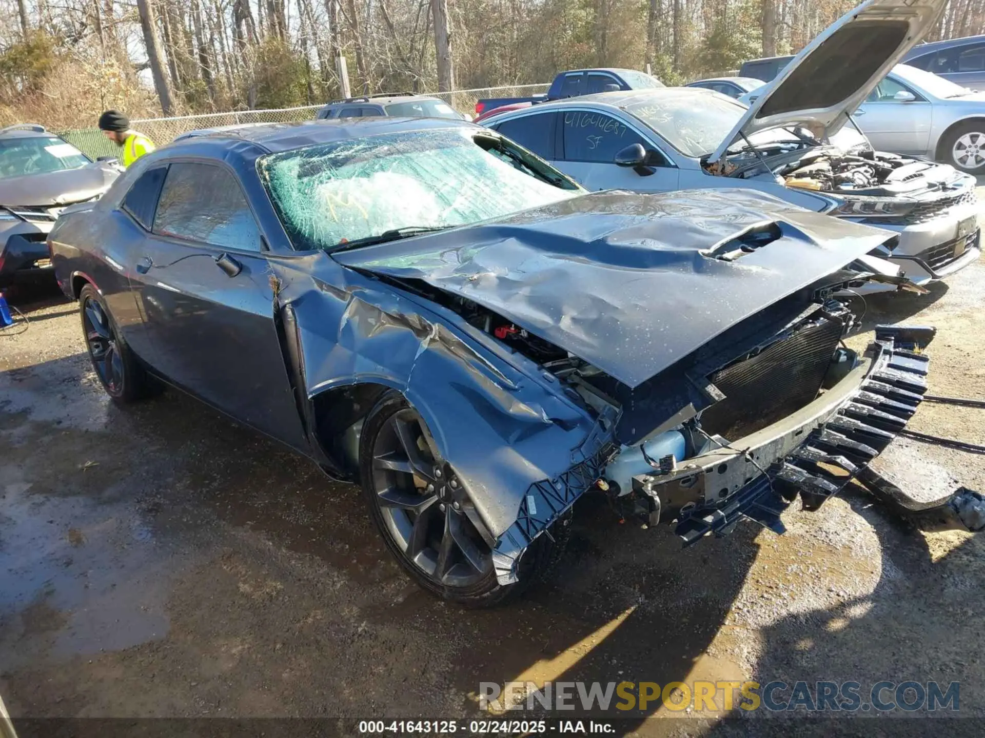 1 Photograph of a damaged car 2C3CDZBT8KH660495 DODGE CHALLENGER 2019