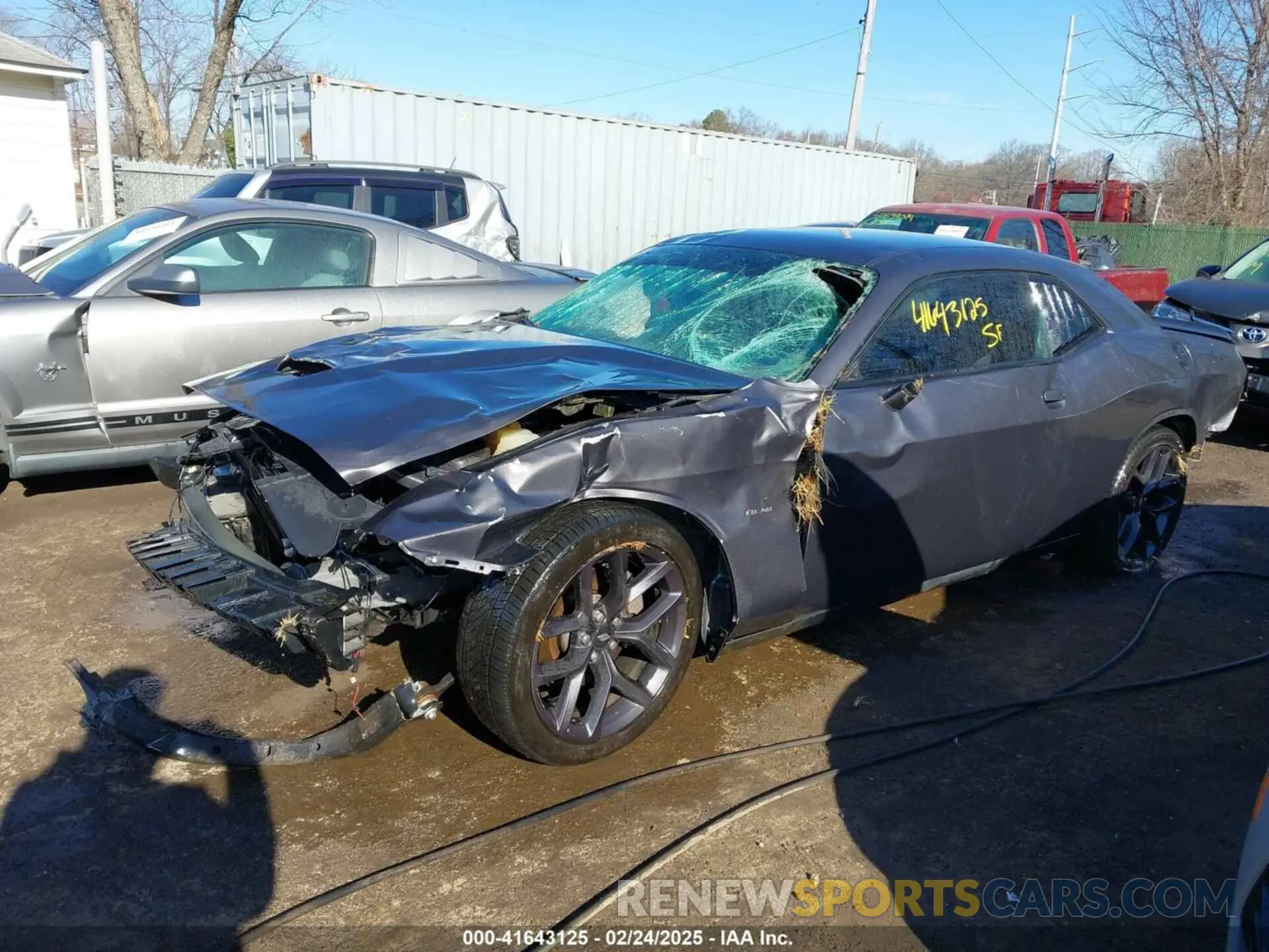 2 Photograph of a damaged car 2C3CDZBT8KH660495 DODGE CHALLENGER 2019