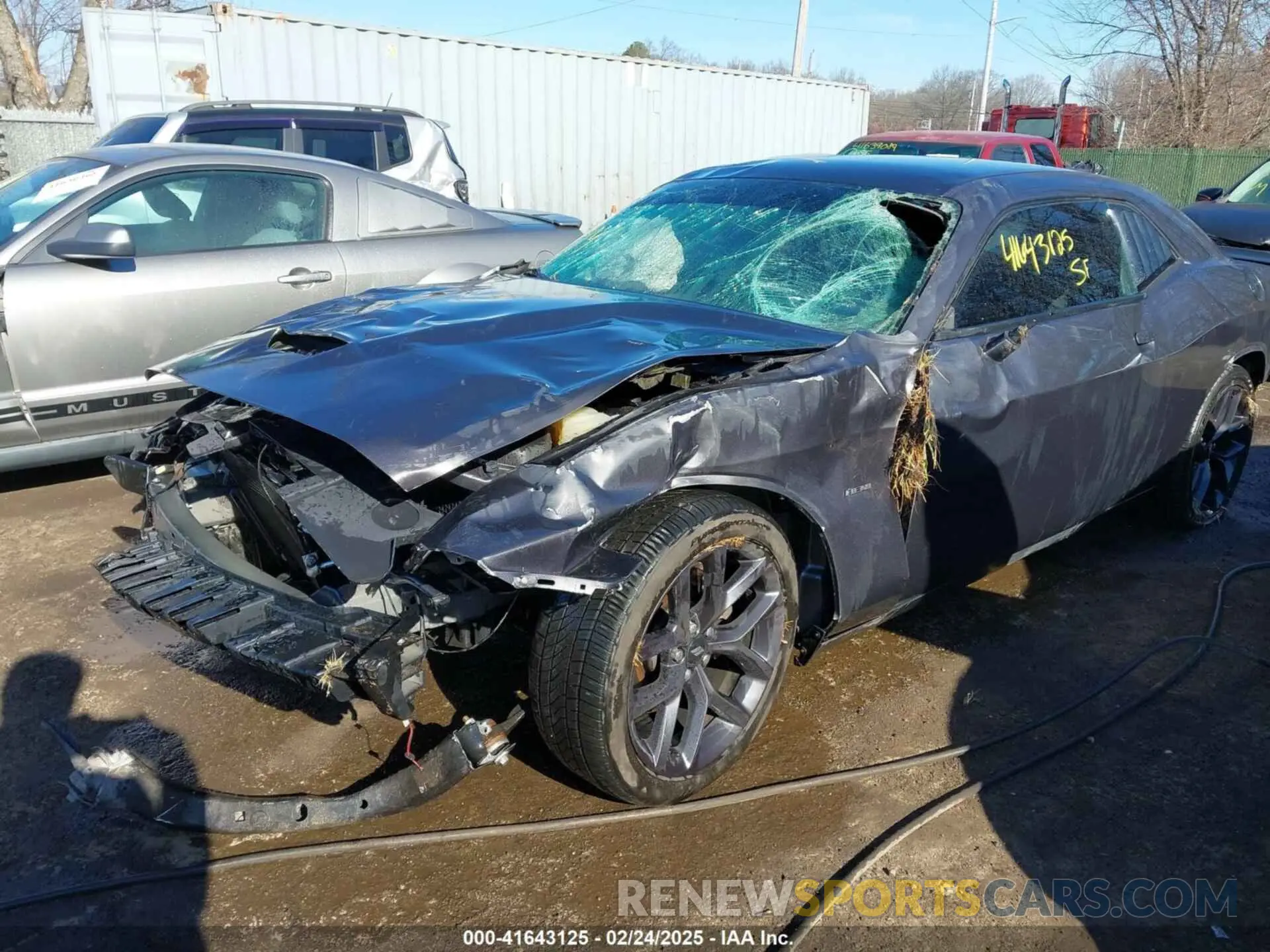 6 Photograph of a damaged car 2C3CDZBT8KH660495 DODGE CHALLENGER 2019