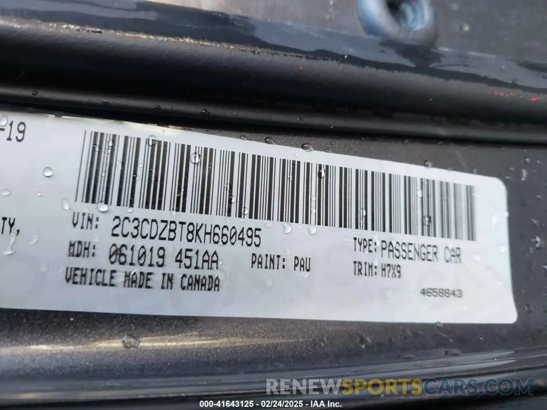 9 Photograph of a damaged car 2C3CDZBT8KH660495 DODGE CHALLENGER 2019