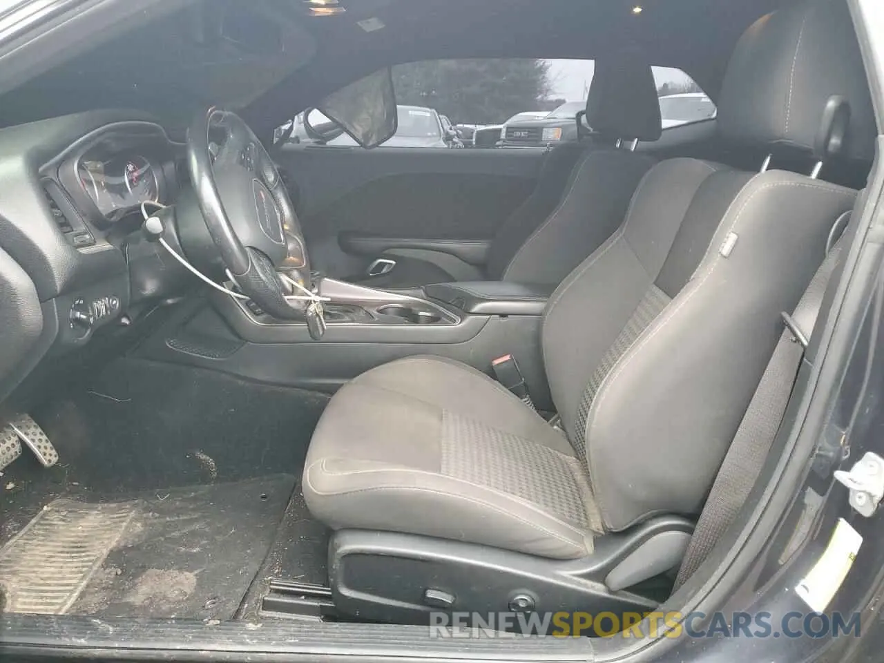 7 Photograph of a damaged car 2C3CDZBT8KH680276 DODGE CHALLENGER 2019