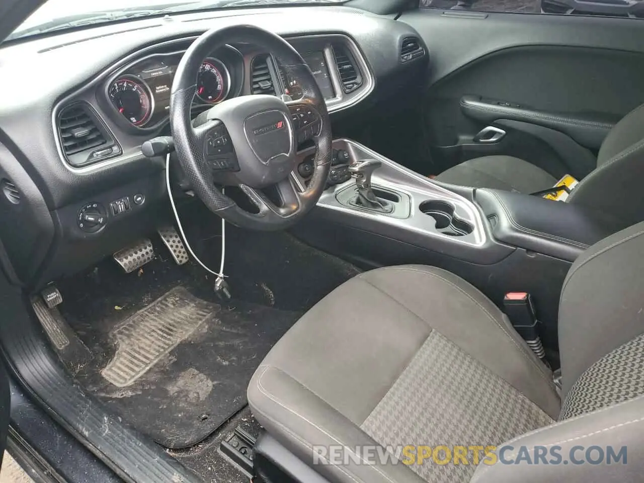 8 Photograph of a damaged car 2C3CDZBT8KH680276 DODGE CHALLENGER 2019