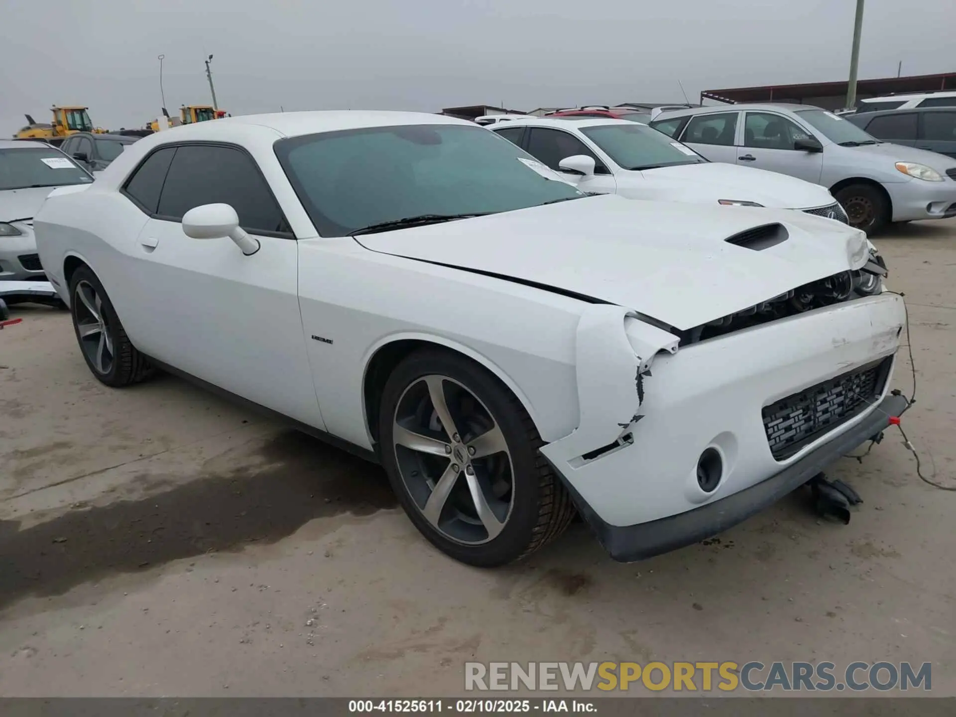 1 Photograph of a damaged car 2C3CDZBTXKH513336 DODGE CHALLENGER 2019