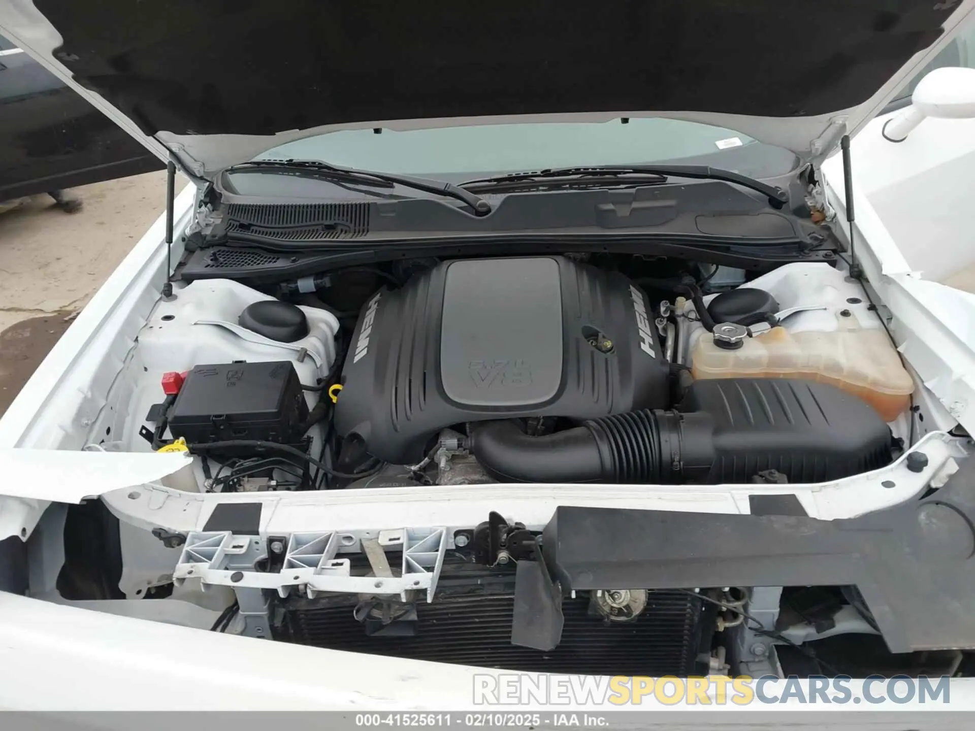 10 Photograph of a damaged car 2C3CDZBTXKH513336 DODGE CHALLENGER 2019