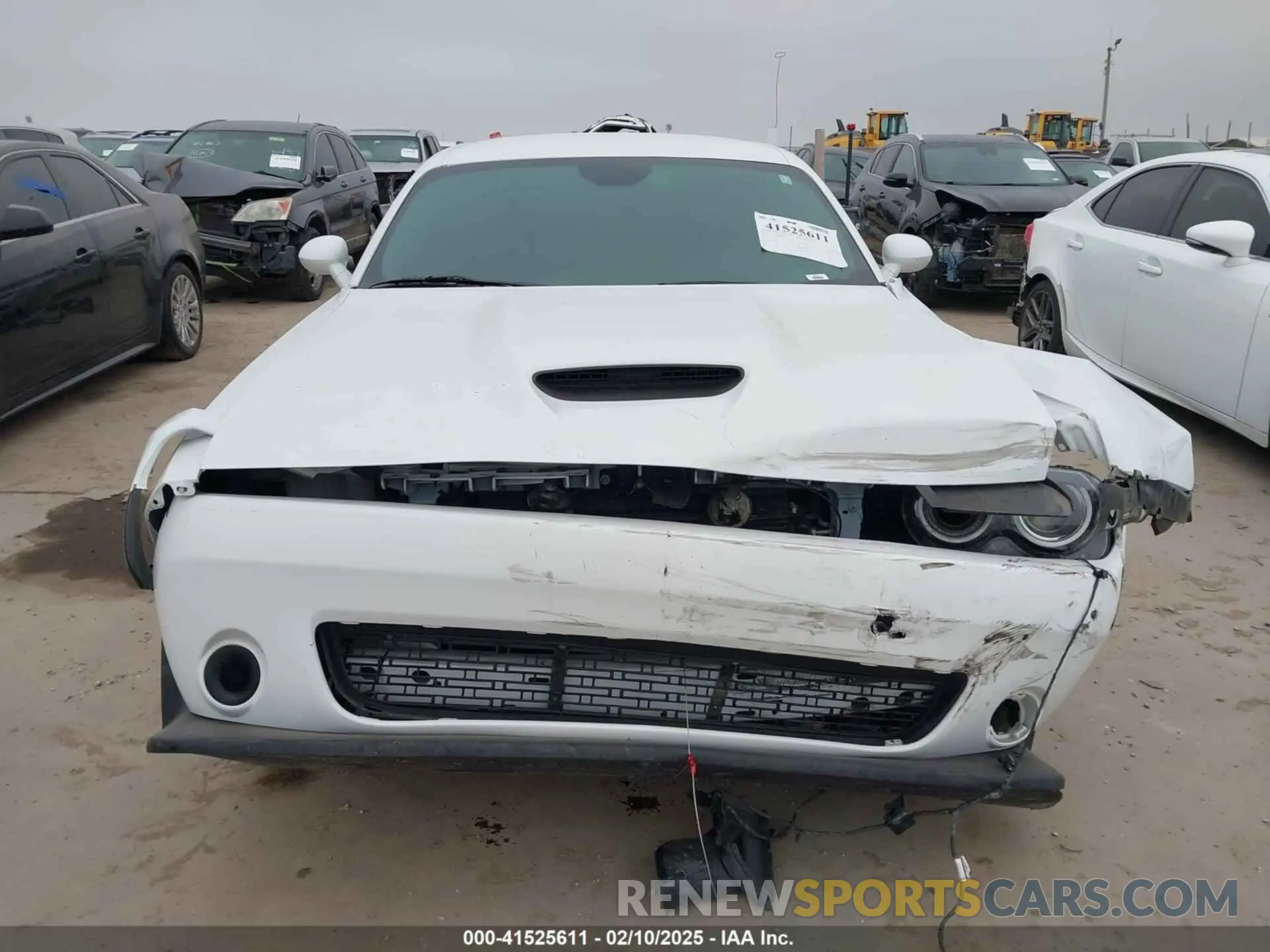13 Photograph of a damaged car 2C3CDZBTXKH513336 DODGE CHALLENGER 2019