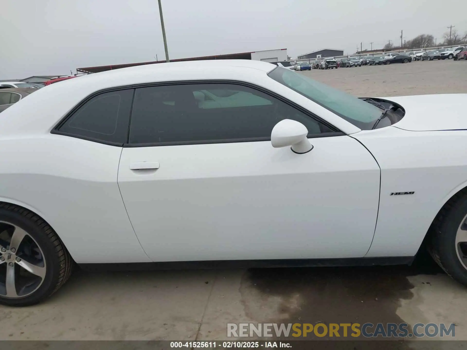 14 Photograph of a damaged car 2C3CDZBTXKH513336 DODGE CHALLENGER 2019