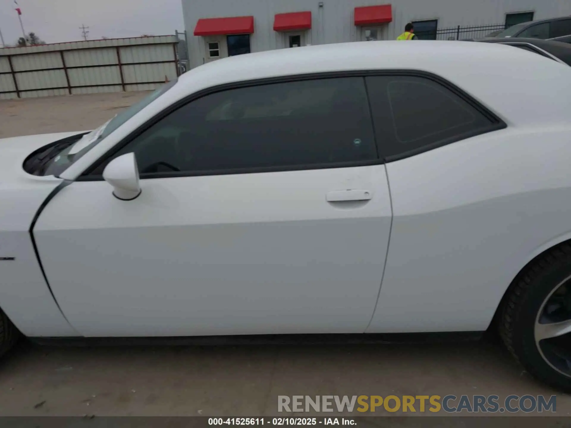 15 Photograph of a damaged car 2C3CDZBTXKH513336 DODGE CHALLENGER 2019