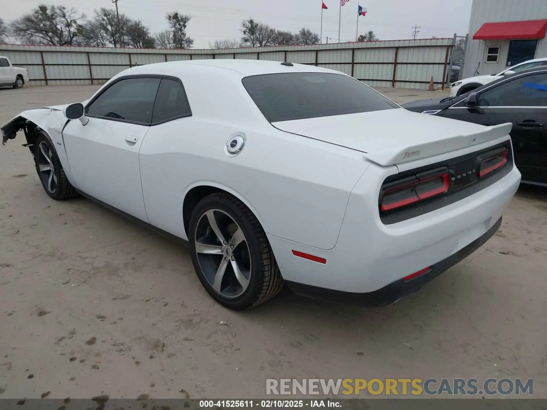 3 Photograph of a damaged car 2C3CDZBTXKH513336 DODGE CHALLENGER 2019