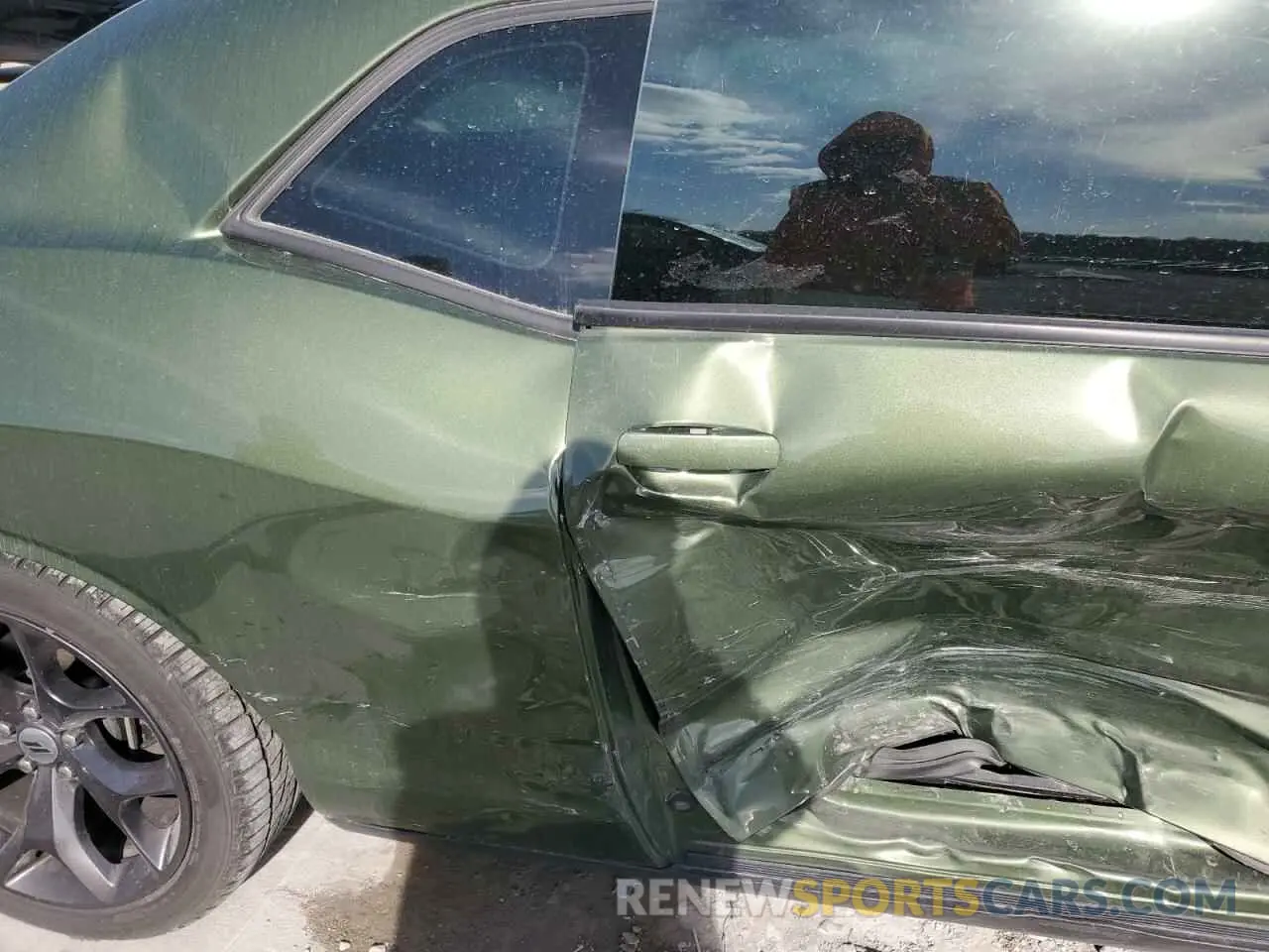 11 Photograph of a damaged car 2C3CDZBTXKH613775 DODGE CHALLENGER 2019