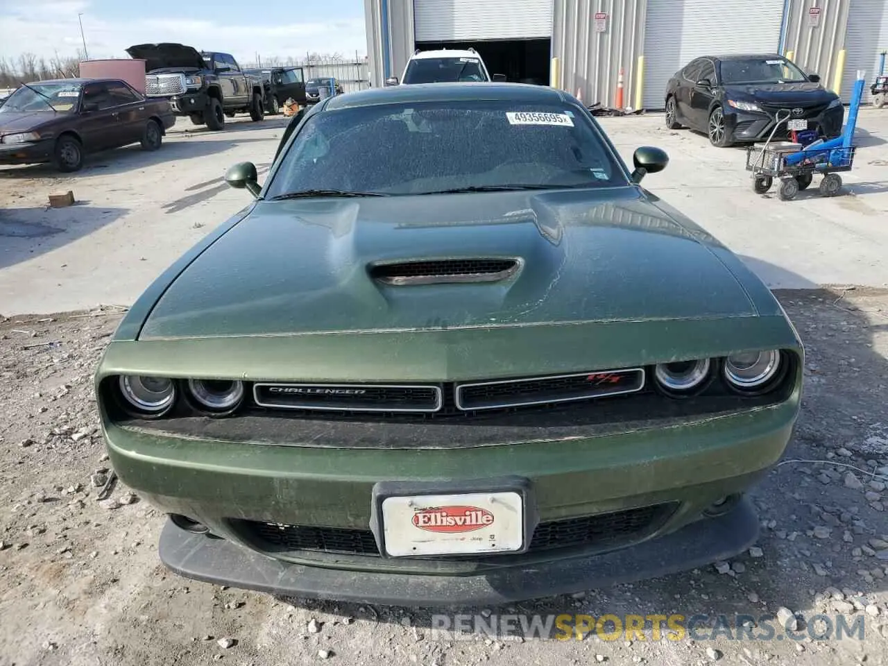 5 Photograph of a damaged car 2C3CDZBTXKH613775 DODGE CHALLENGER 2019